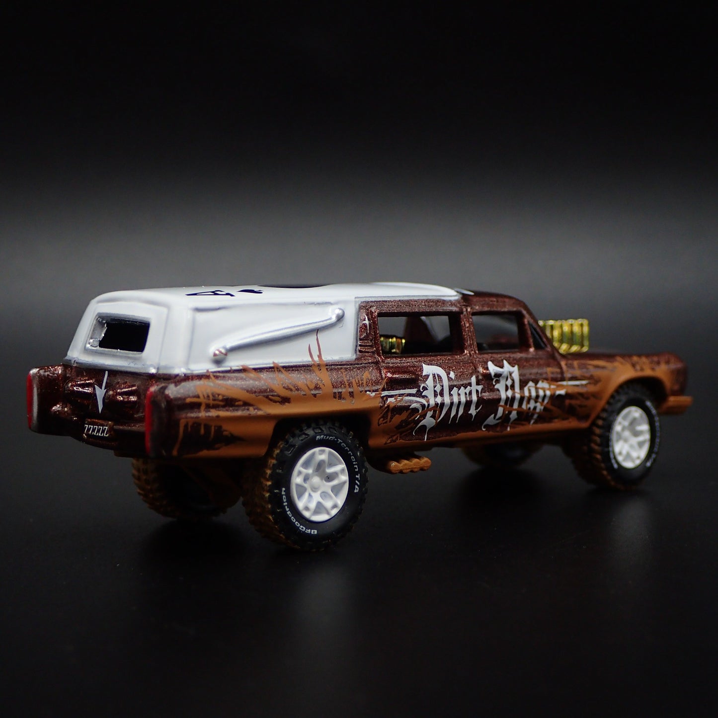 HAULIN CADILLAC HEARSE DRAGSTER OFF ROAD 1:64 SCALE DIORAMA DIECAST MODEL CAR