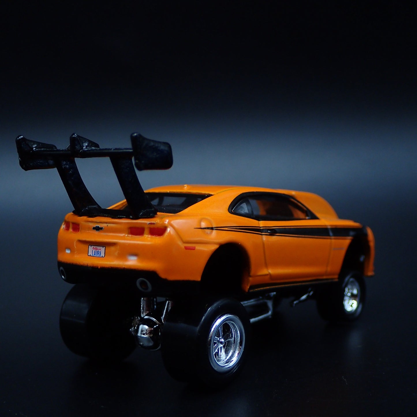 2010 - 2015 CHEVY CHEVROLET CAMARO ZINGER 1/64 SCALE DIORAMA DIECAST MODEL CAR