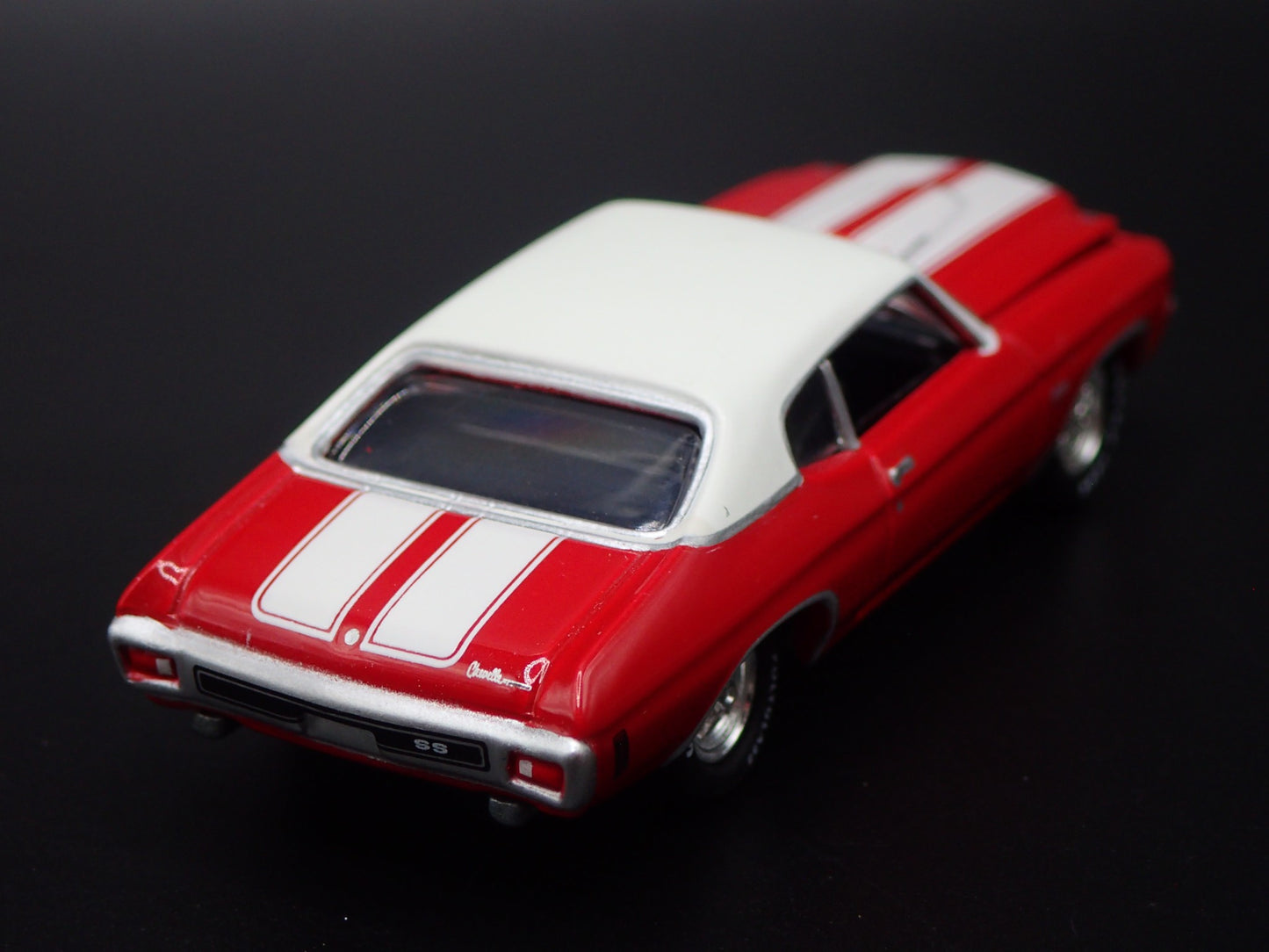 1970 70 CHEVY CHEVROLET CHEVELLE SS RED 1:64 SCALE DIORAMA DIECAST MODEL CAR