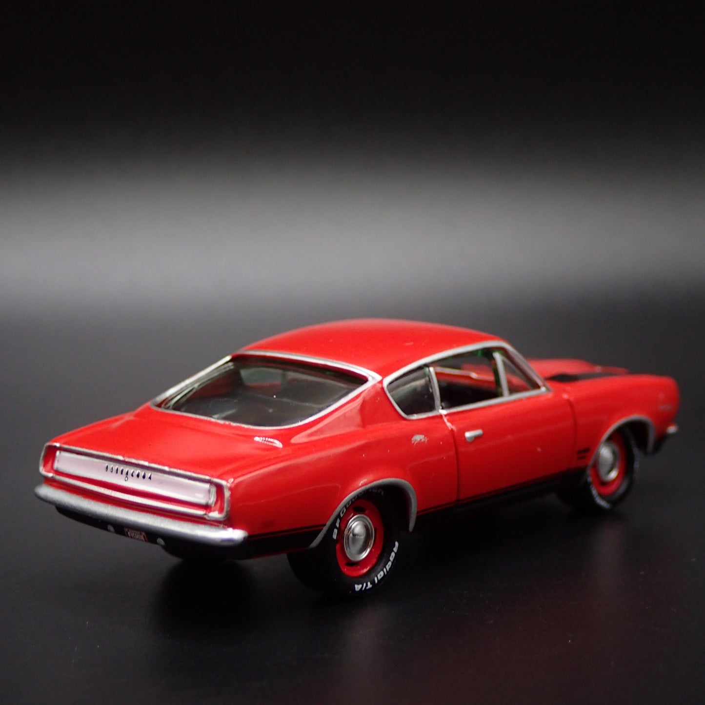 1969 69 PLYMOUTH BARRACUDA FASTBACK ORANGE 1:64 SCALE DIORAMA DIECAST MODEL CAR