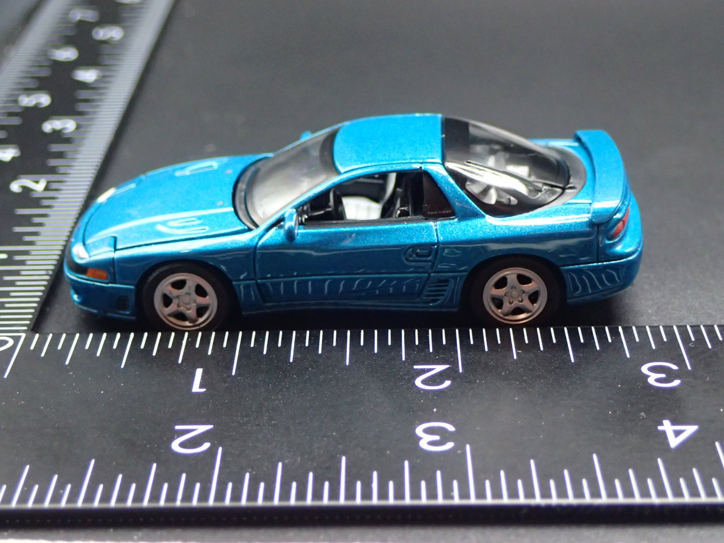 1990-2000 MITSUBISHI 3000GT VR4 1:64 SCALE COLLECTIBLE DIORAMA DIECAST MODEL CAR