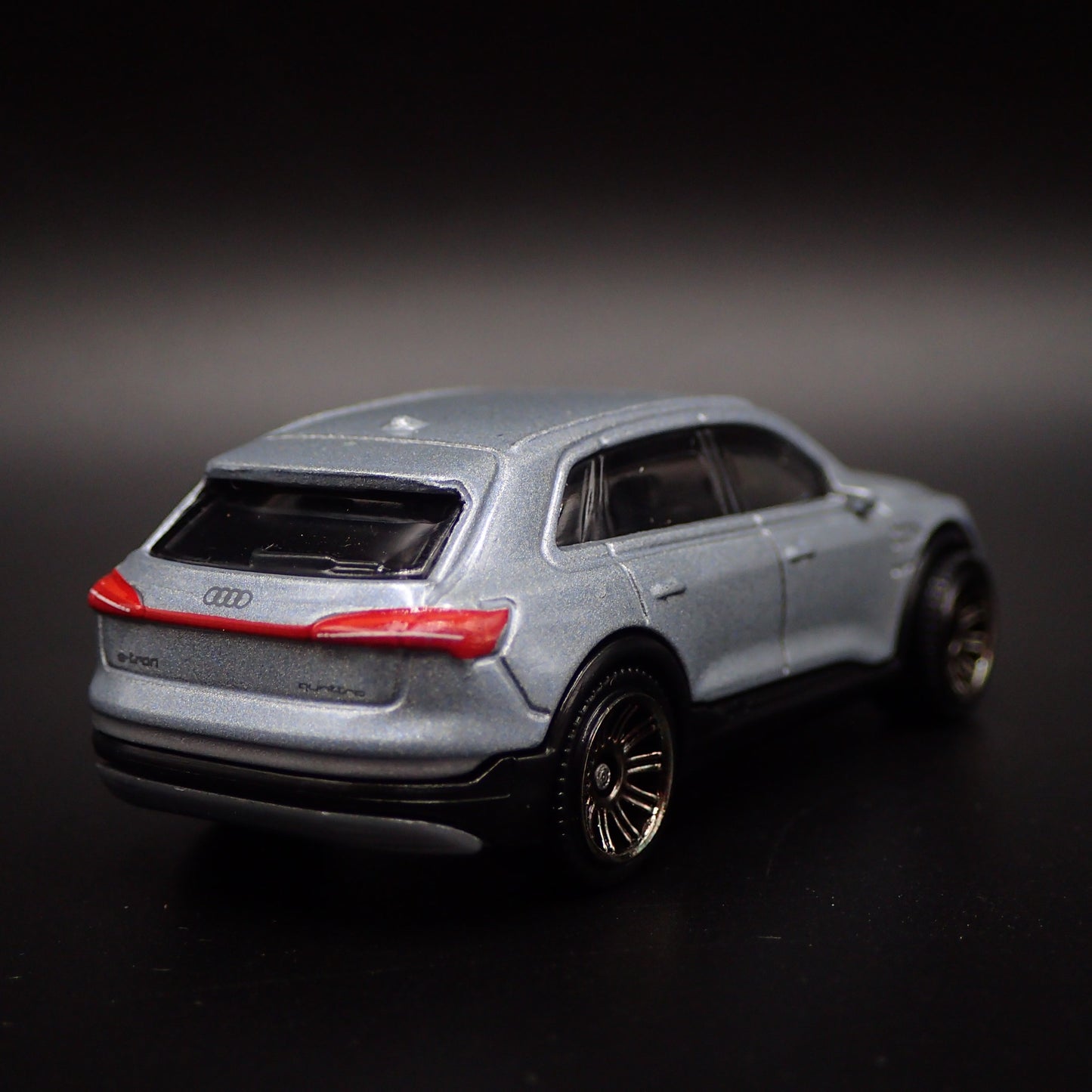 2018-2025 AUDI E TRON SUV SILVER 1:64 SCALE COLLECTIBLE DIECAST MODEL CAR