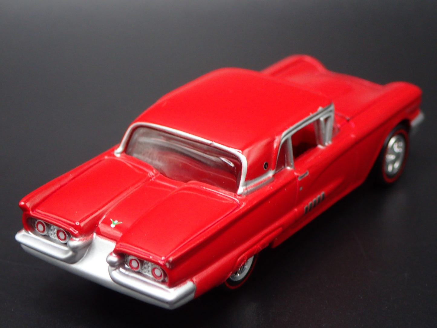 1958 58 FORD THUNDERBIRD TBIRD 1:64 SCALE COLLECTIBLE DIORAMA DIECAST MODEL CAR