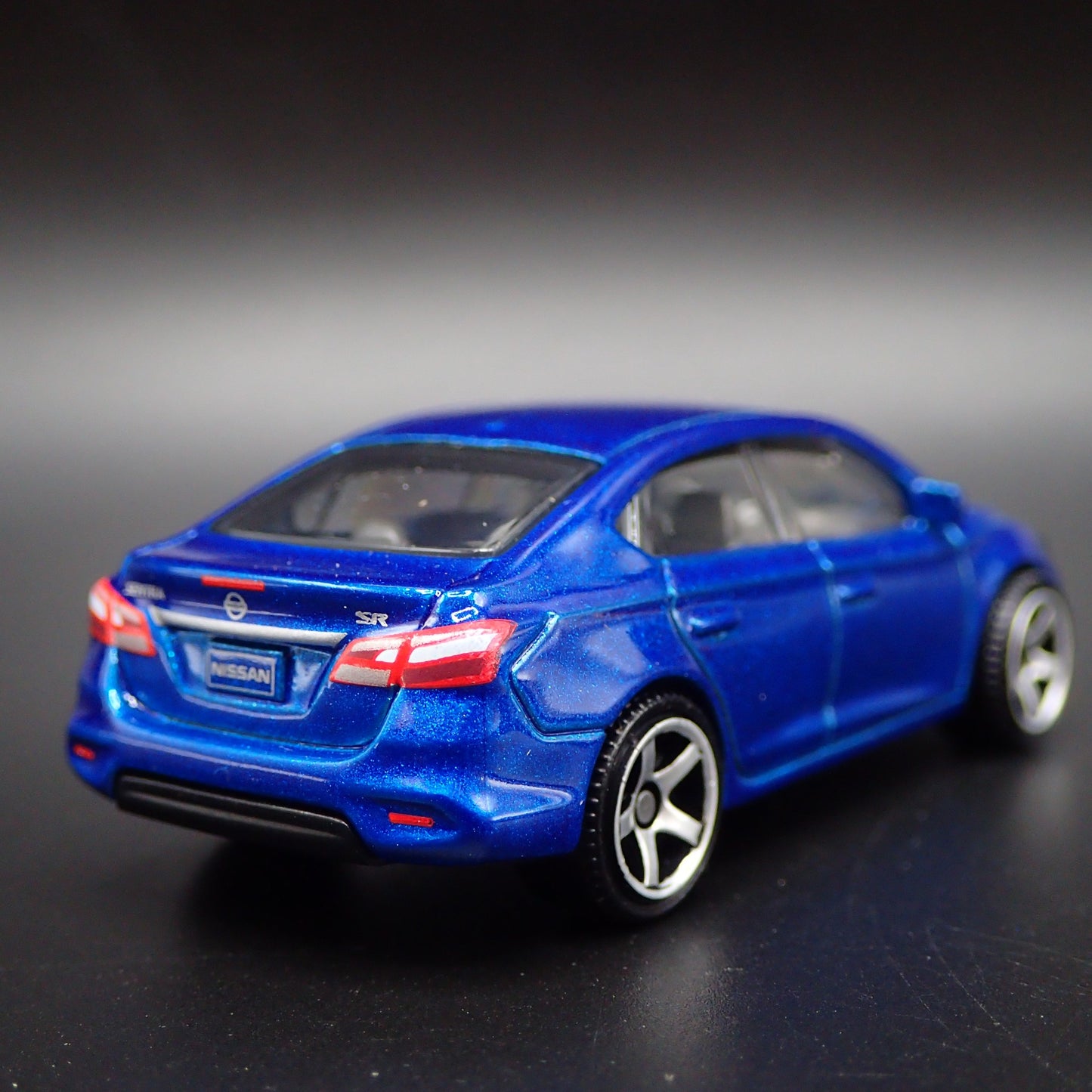 2013-2019 NISSAN SENTRA 4 DOOR 1:64 SCALE COLLECTIBLE DIORAMA DIECAST MODEL CAR