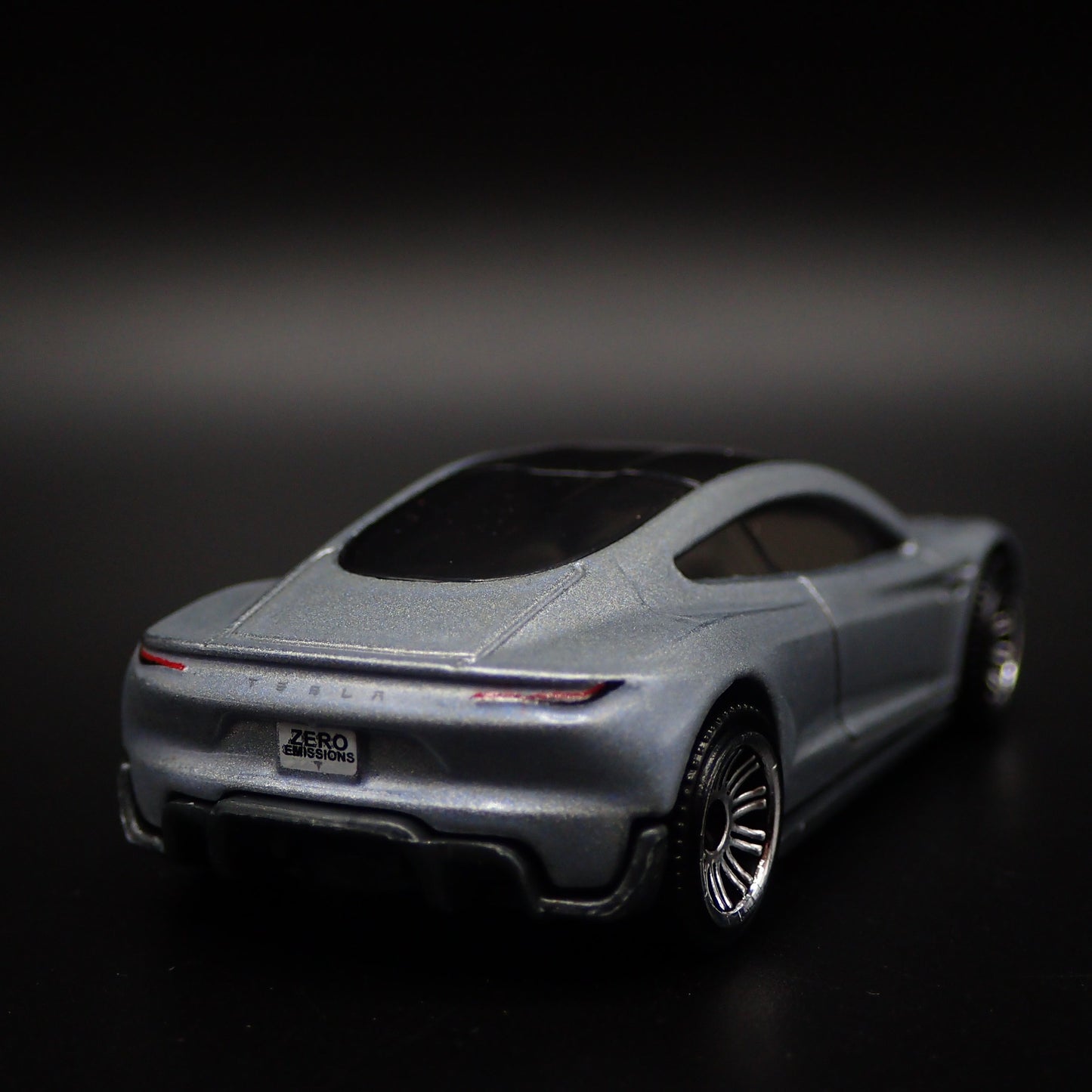 2023 23 TESLA ROADSTER RARE 1:64 SCALE COLLECTIBLE DIORAMA DIECAST MODEL CAR