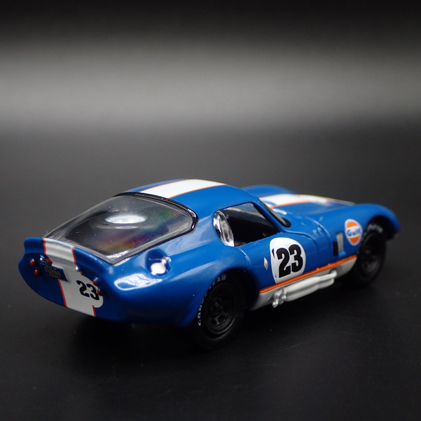 1965 65 SHELBY COBRA DAYTONA COUPE GULF OIL 1:64 SCALE DIORMA DIECAST MODEL CAR