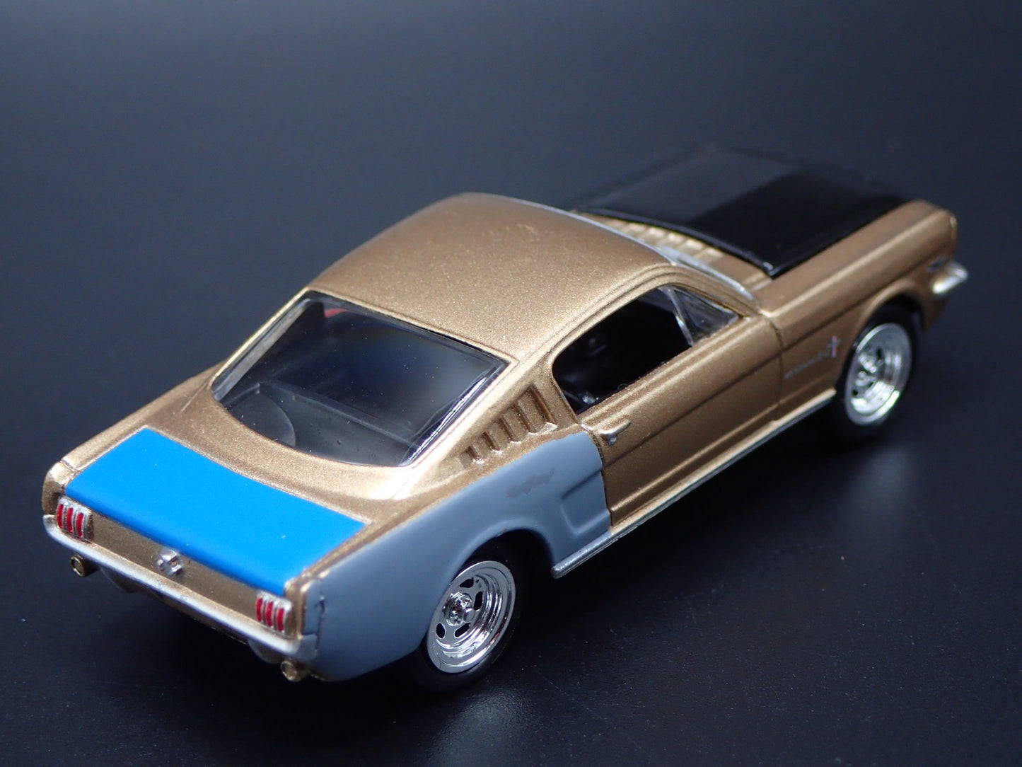 1965 65 FORD MUSTANG FASTBACK PROJECT 1:64 COLLECTIBLE DIORAMA DIECAST MODEL CAR