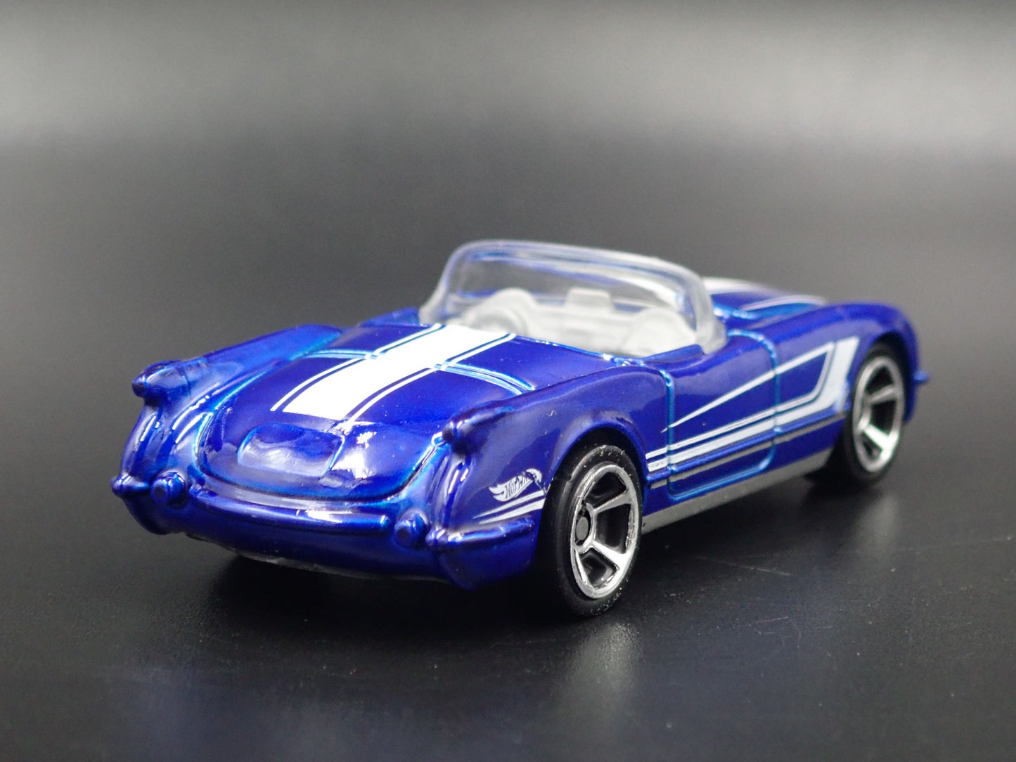 1955 55 CHEVY CHEVROLET CORVETTE CONVERTIBLE BLUE 1:64 SCALE DIECAST MODEL CAR