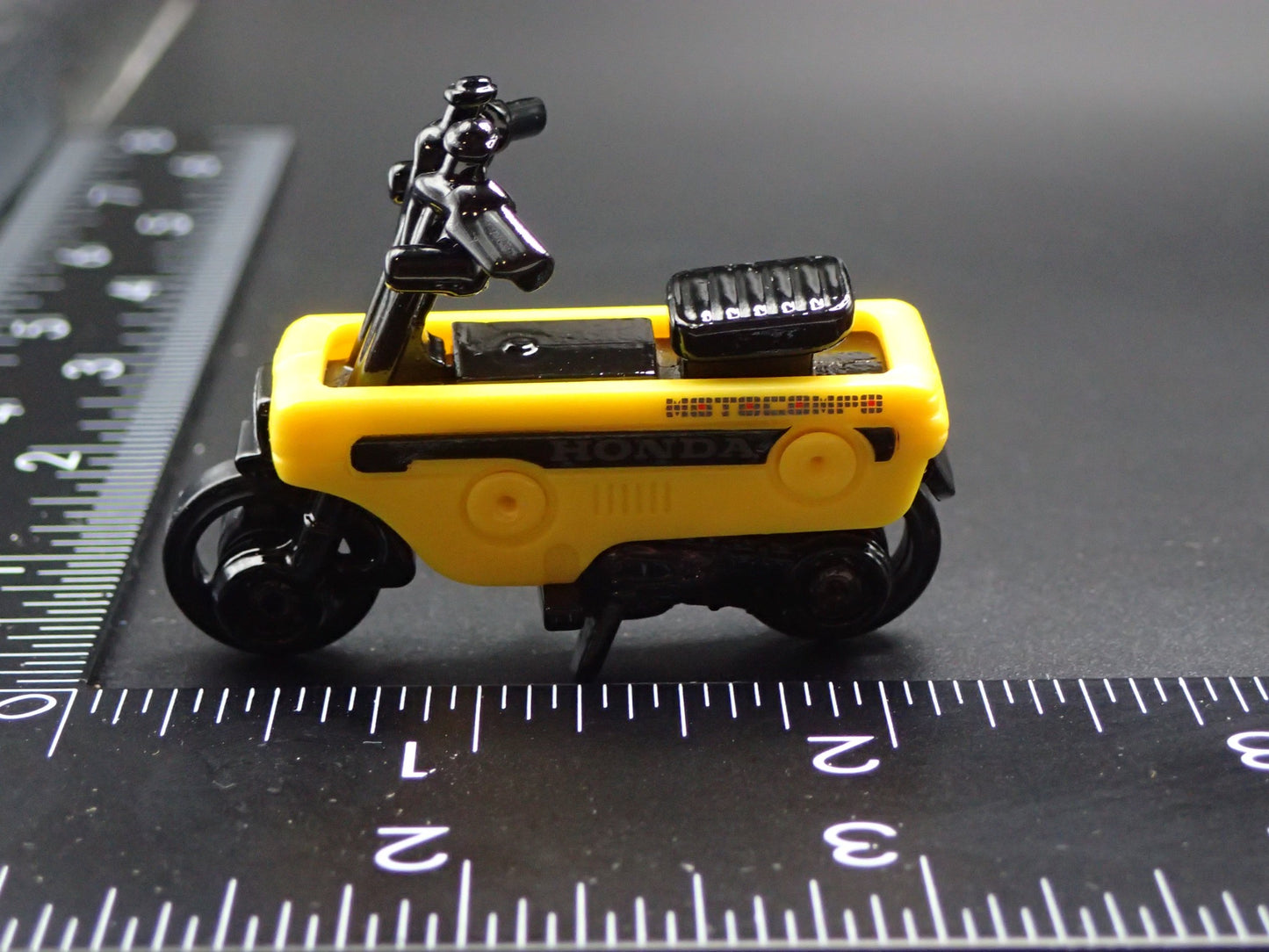 1981-1983 HONDA MOTOCOMPO TRUNK BIKE 1:64 SCALE COLLECTIBLE DIECAST MODEL CAR