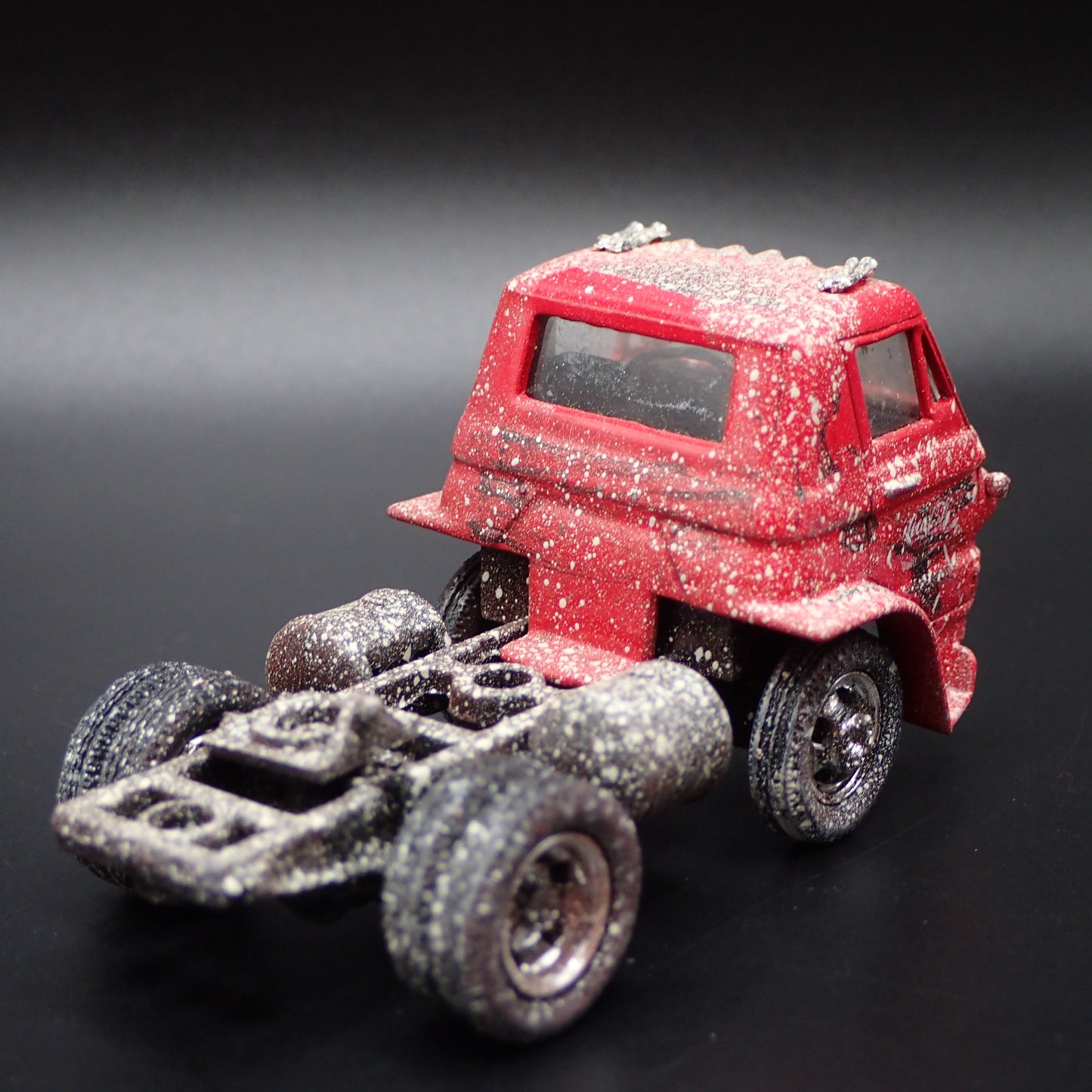 1969 69 DODGE L600 COE TRUCK BARN FIND 1:64 SCALE COLLECTIBLE DIECAST MODEL CAR