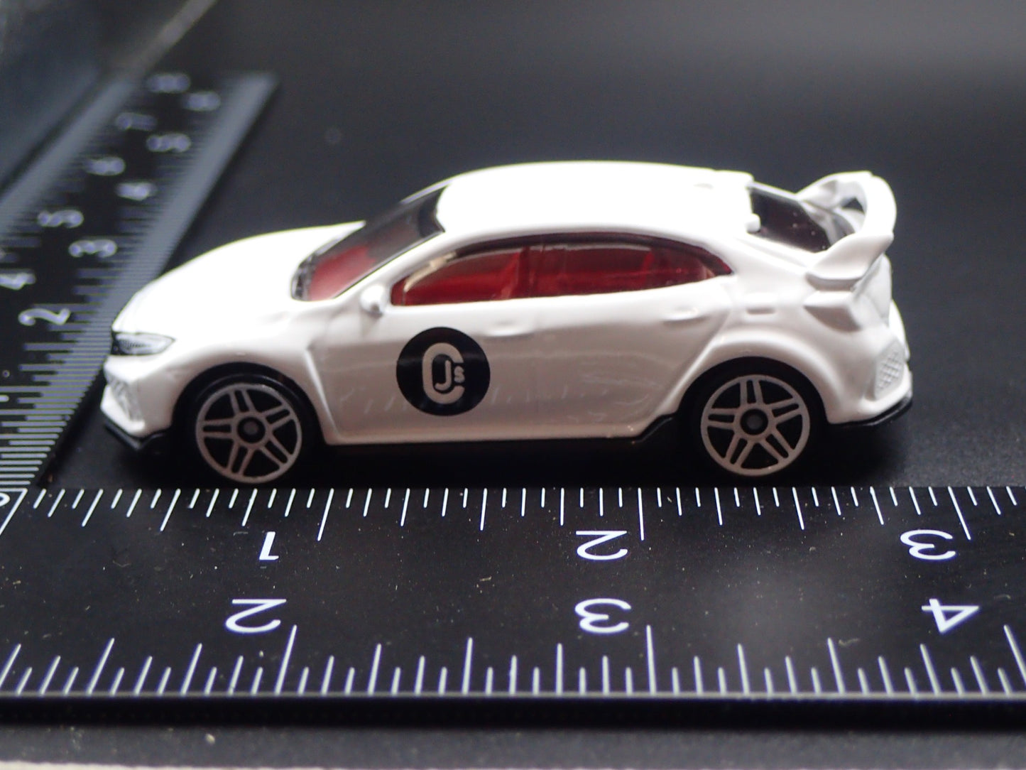 2017-2019 HONDA CIVIC TYPE R 4 FOUR DOOR 1:64 SCALE DIORAMA DIECAST MODEL CAR