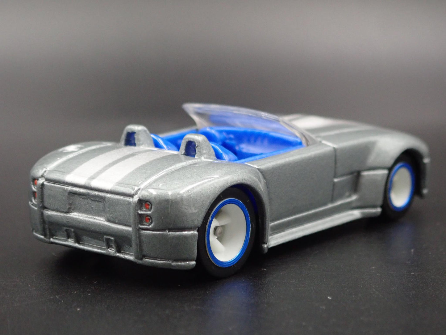 2004 04 FORD SHELBY COBRA CONCEPT GRAY 1:64 SCALE COLLECTIBLE DIECAST MODEL CAR