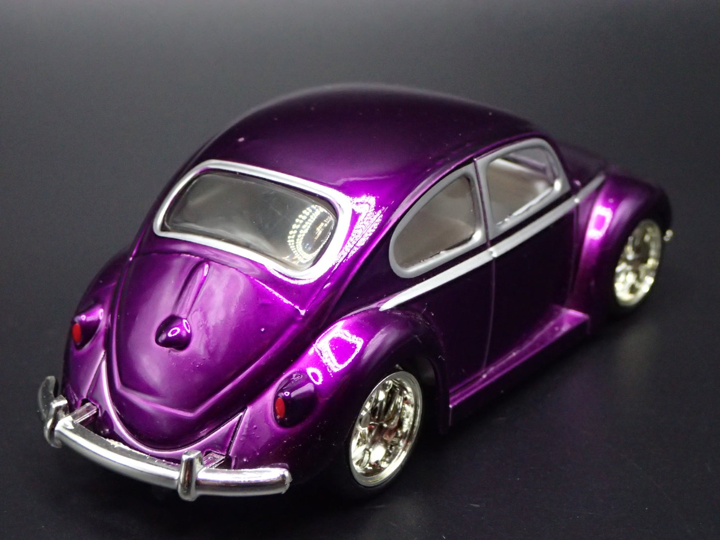 1950- 1959 VW VOLKSWAGEN BEETLE BUG PURPLE 1:64 SCALE DIORAMA DIECAST MODEL CAR