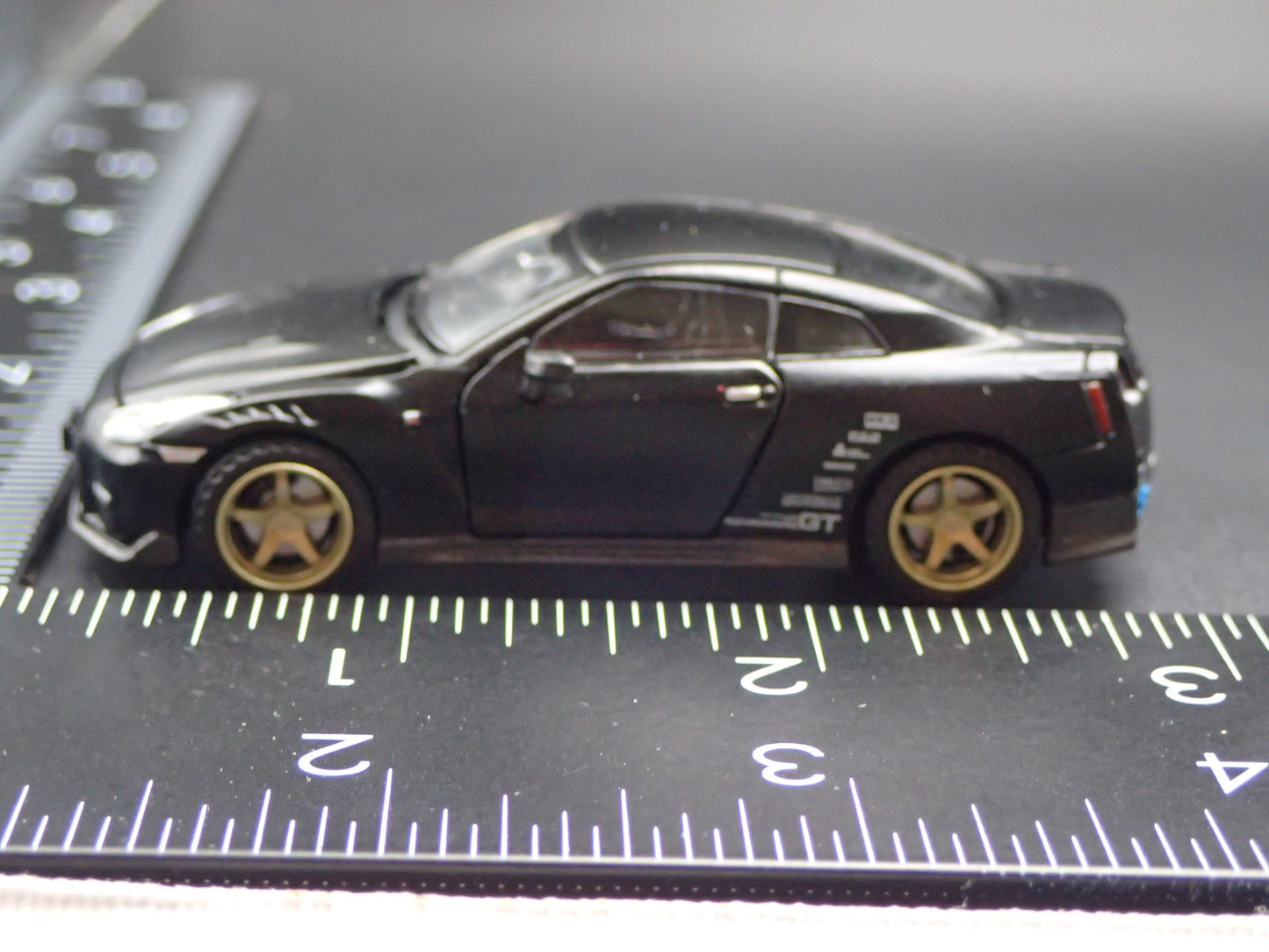 2007-2025 NISSAN GTR R35 BLACK 1:64 SCALE COLLECTIBLE DIORAMA DIECAST MODEL CAR