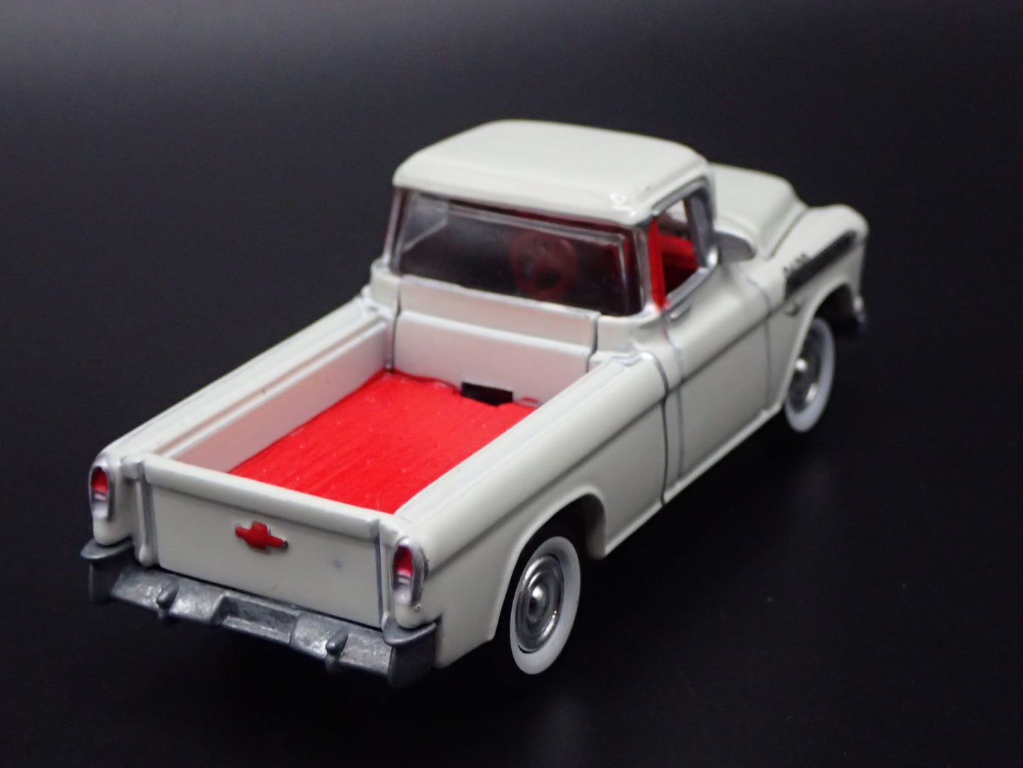 1955 55 CHEVY CHEVROLET CAMEO PICKUP TRUCK 1:64 SCALE DIORAMA DIECAST MODEL CAR