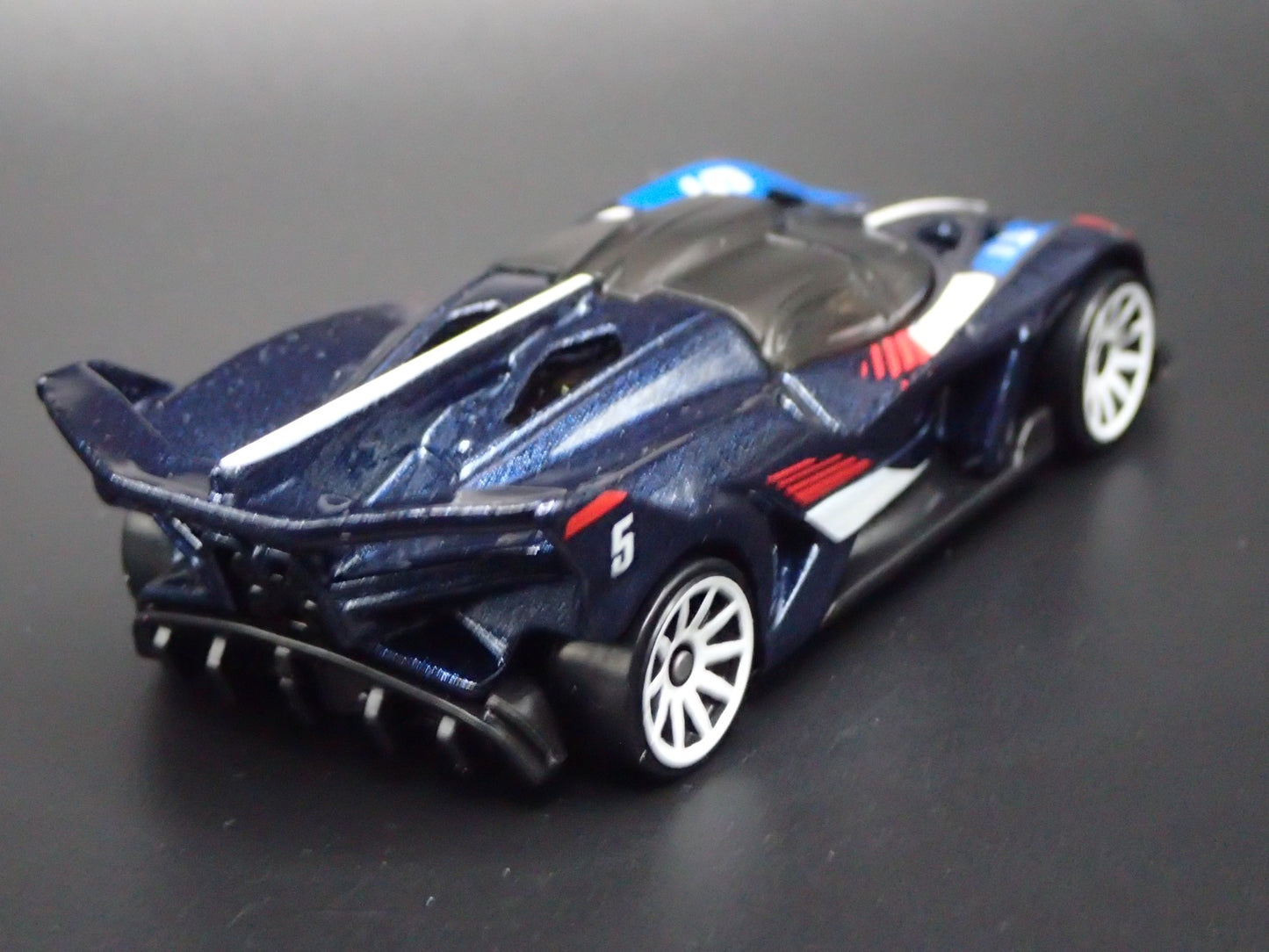 2024-2025 BUGATTI BOLIDE SUPER CAR BLUE 1:64 SCALE DIORAMA DIECAST MODEL CAR