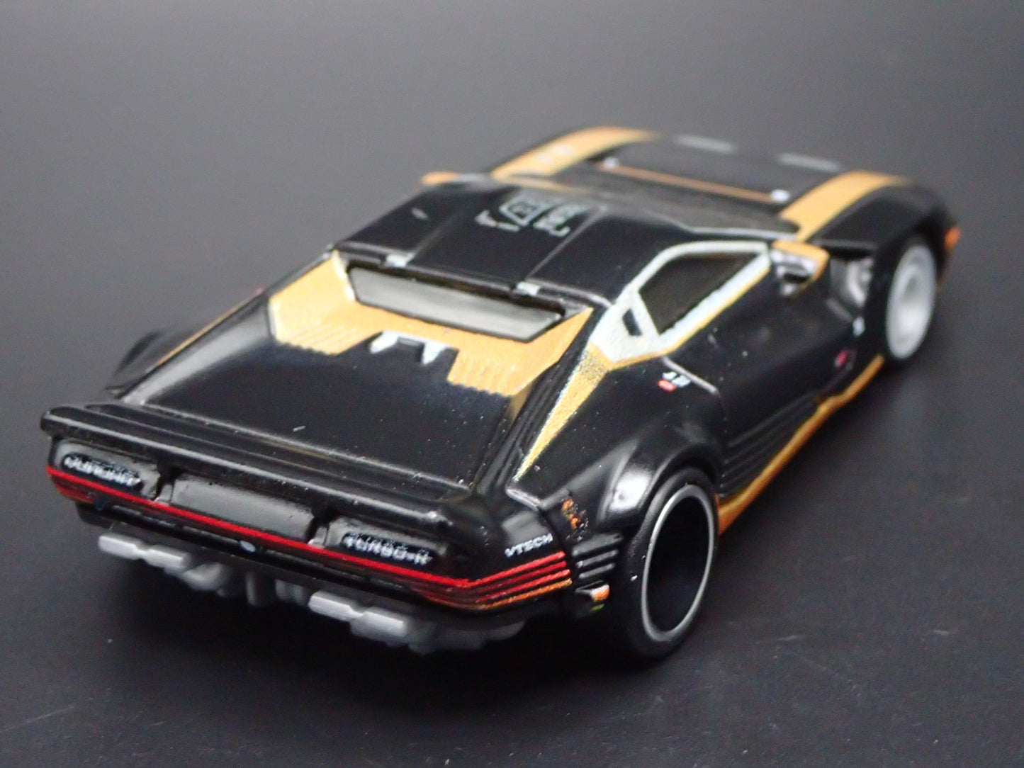 CYBERPUNK 2077 QUADRA TURBO-R V-TECH 1:64 SCALE DIORAMA DIECAST MODEL CAR