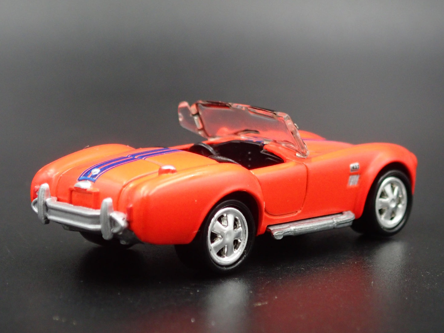 1965 65 SHELBY COBRA 427 S/C 1:64 SCALE COLLECTIBLE DIORAMA DIECAST MODEL CAR