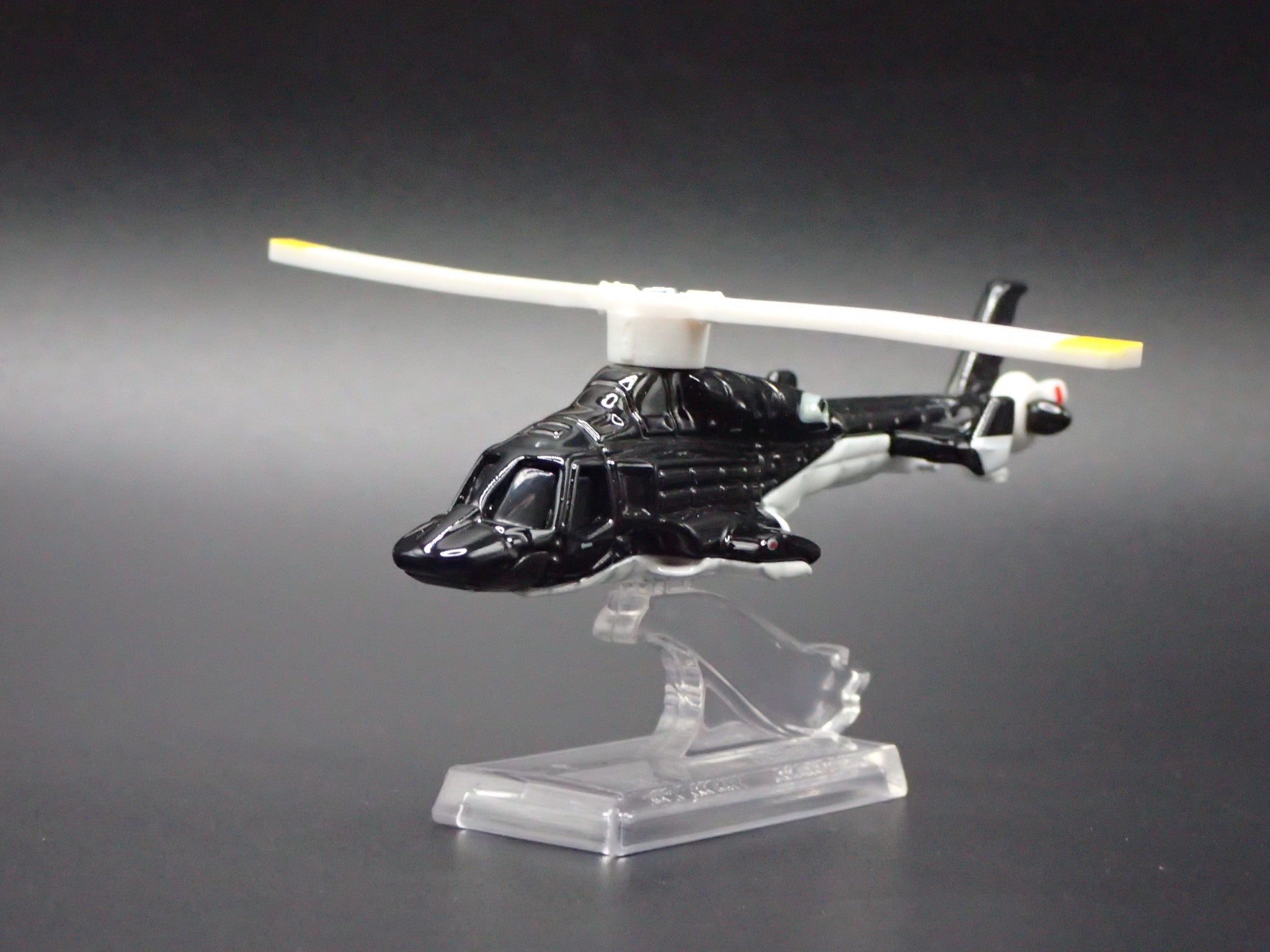 BELL 222 AIRWOLF HELICOPTER 1:64 HW SCALE COLLECTIBLE DIORAMA DIECAST