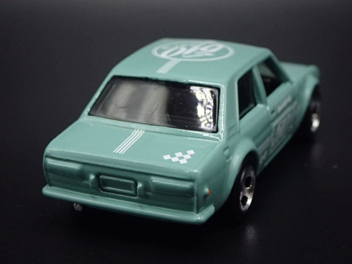 1967-1973 DATSUN 510 BLUEBIRD GREEN 1:64 SCALE DIORAMA DIECAST MODEL CAR