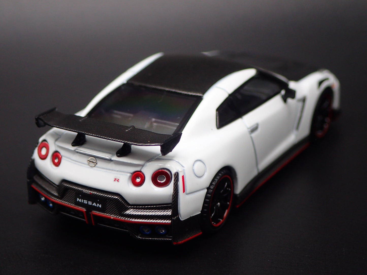 2023-2025 NISSAN GTR R35 SKYLINE NISMO WHITE 1:64 SCALE DIECAST MODEL CAR
