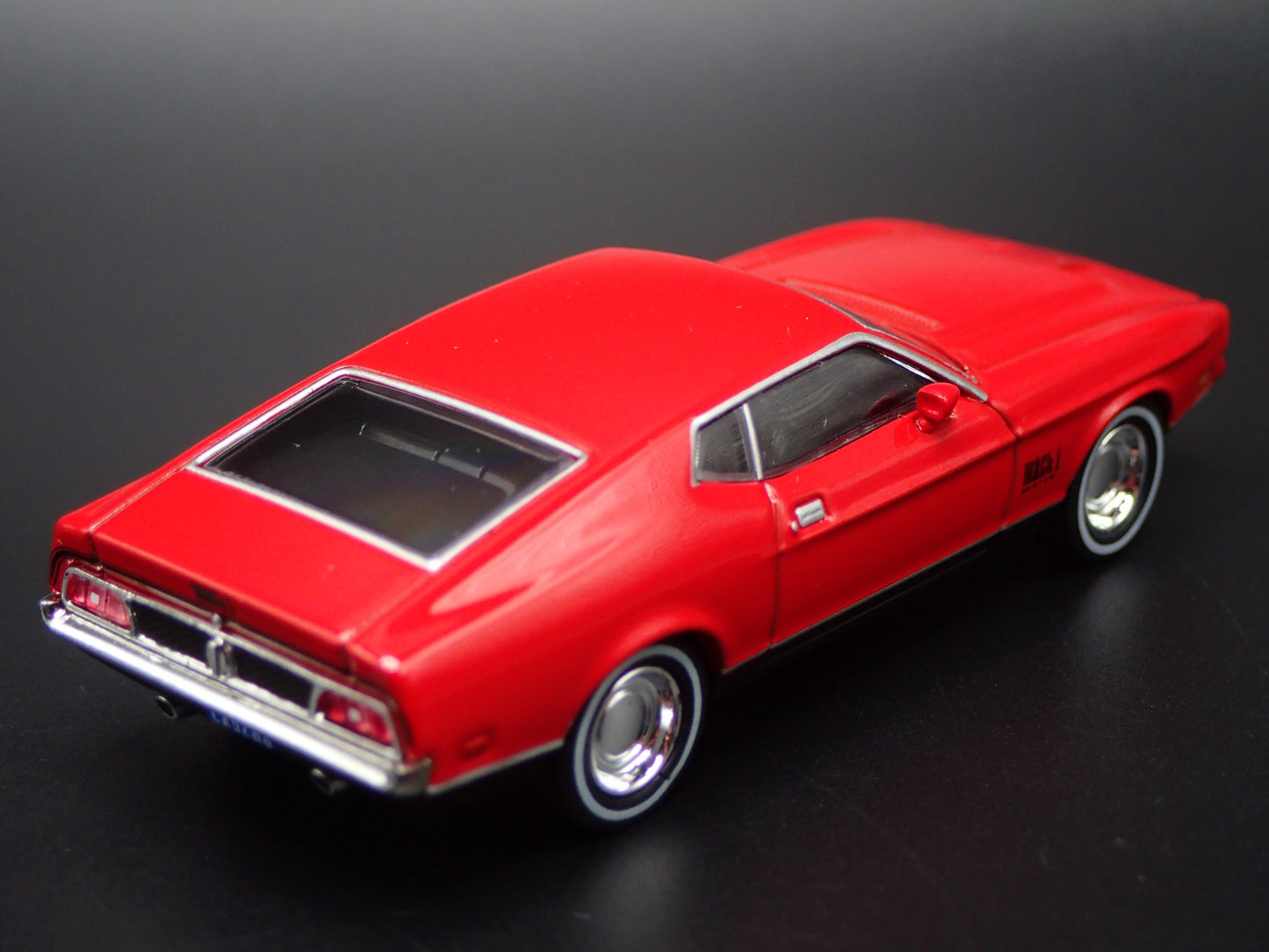 1971 71 FORD MUSTANG MACH 1 FASTBACK JAMES BOND 007 1:64 SCALE DIECAST MODEL CAR