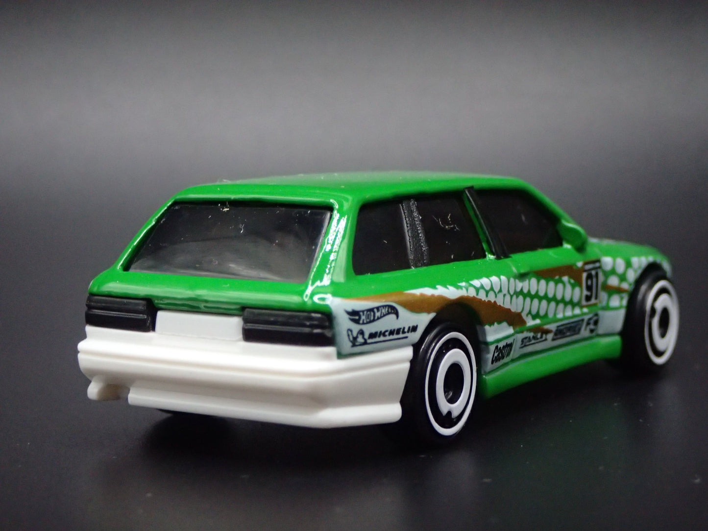 1986-1991 BMW M3 E30 STATION WAGON GRN 1:64 SCALE COLLECTIBLE DIECAST MODEL CAR