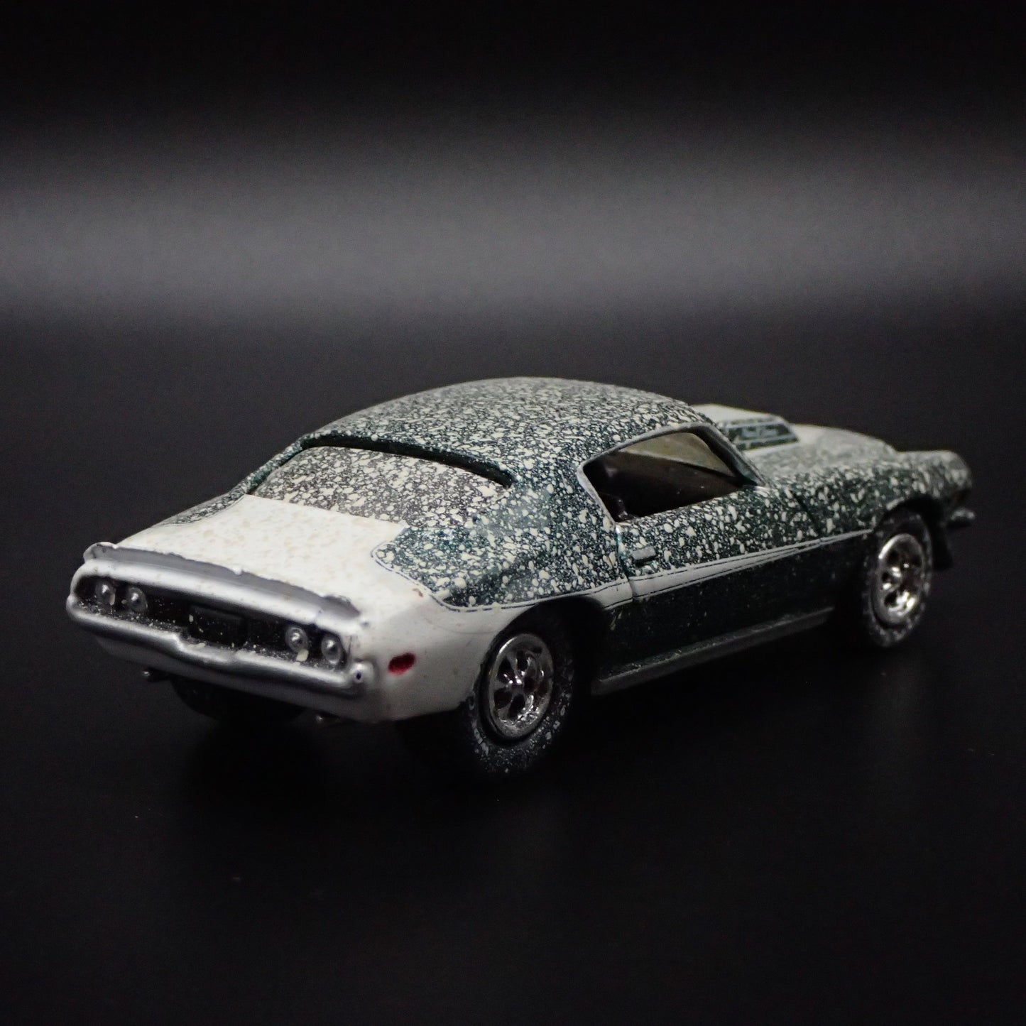 1973 73 CHEVROLET CAMARO PHASE III MOTION BARN FIND 1:64 SCALE DIECAST MODEL CAR