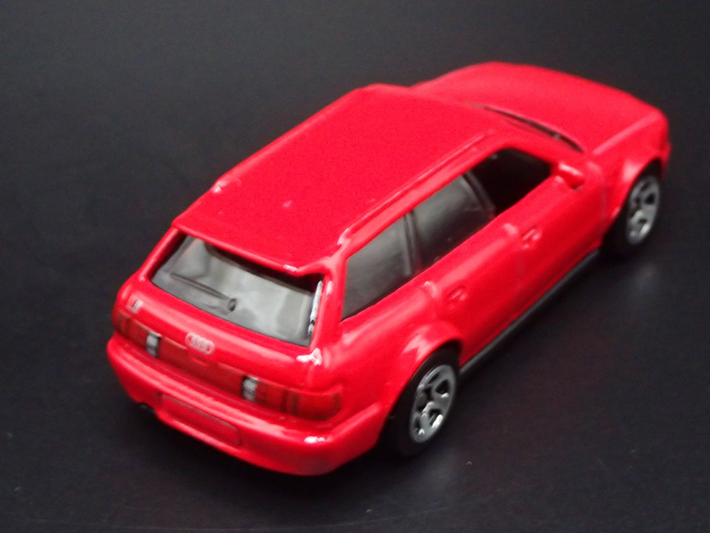 1994-1995 AUDI AVANT RS2 STATION WAGON RED 1/64 SCALE DIORAMA DIECAST MODEL CAR