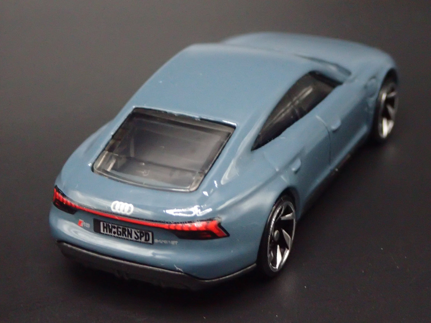 2021-2025 AUDI RS E TRON GT GRAY BLUE 1:64 SCALE DIORAMA DIECAST MODEL CAR