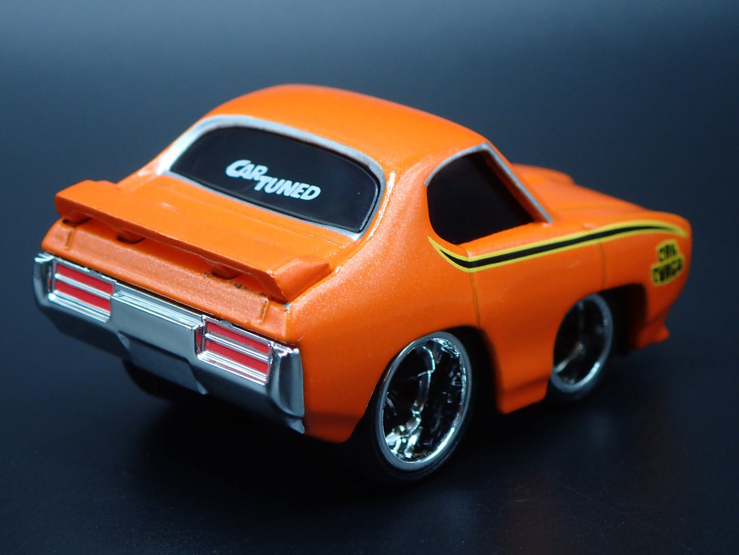 1969 69 PONTIAC GTO JUDGE CAR TUNED ORANGE 1:64 SCALE DIORAMA DIECAST MODEL CAR