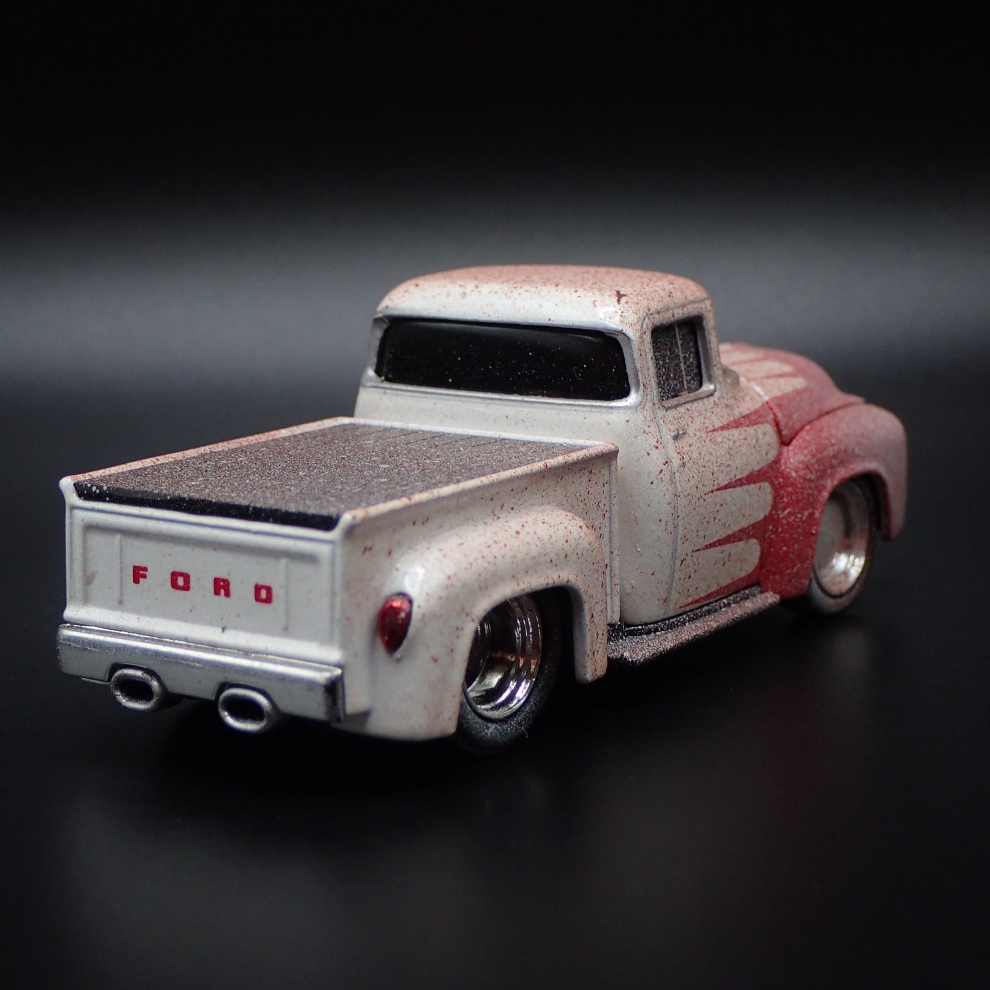 1956 56 FORD F100 PICKUP TRUCK BARN FIND 1:64 SCALE DIORAMA DIECAST MODEL CAR