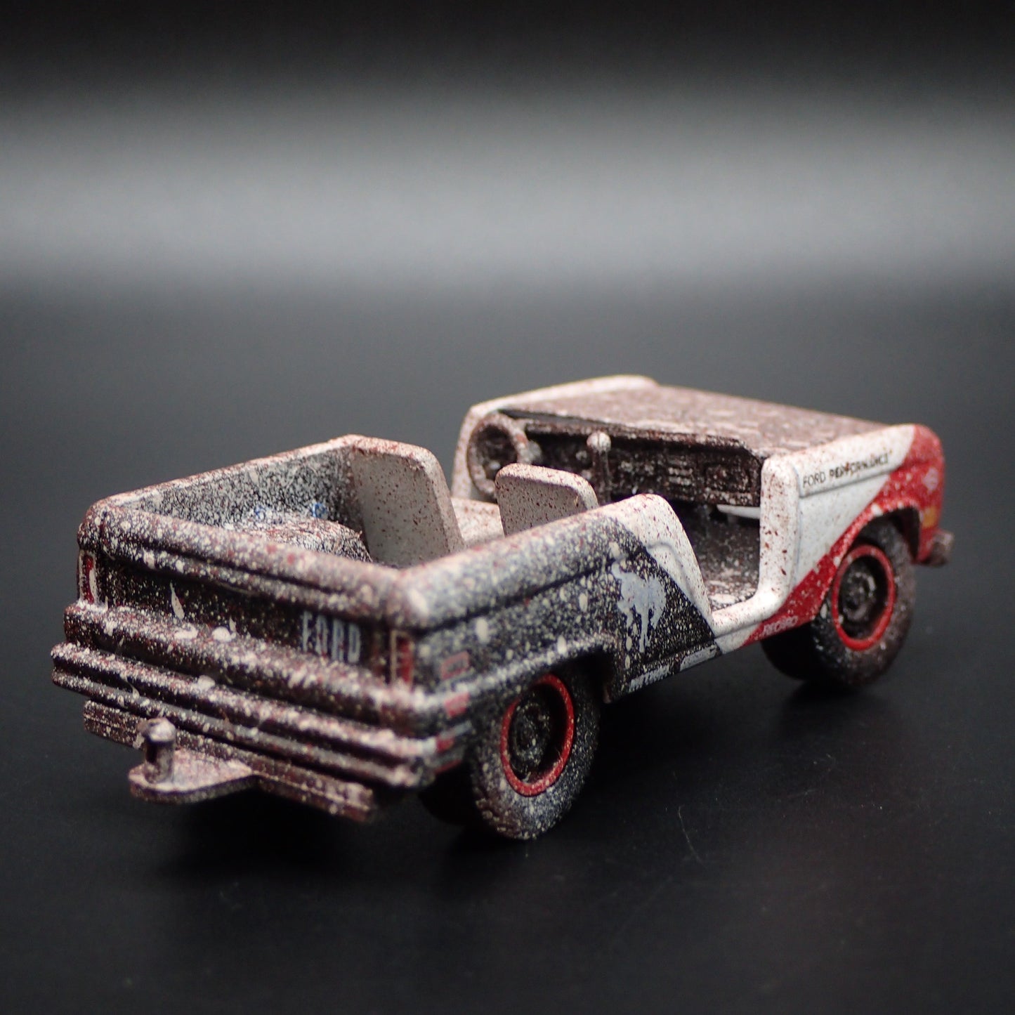 1966 66 FORD BRONCO RACING WITH HITCH BARN FIND 1:64 SCALE DIECAST MODEL CAR