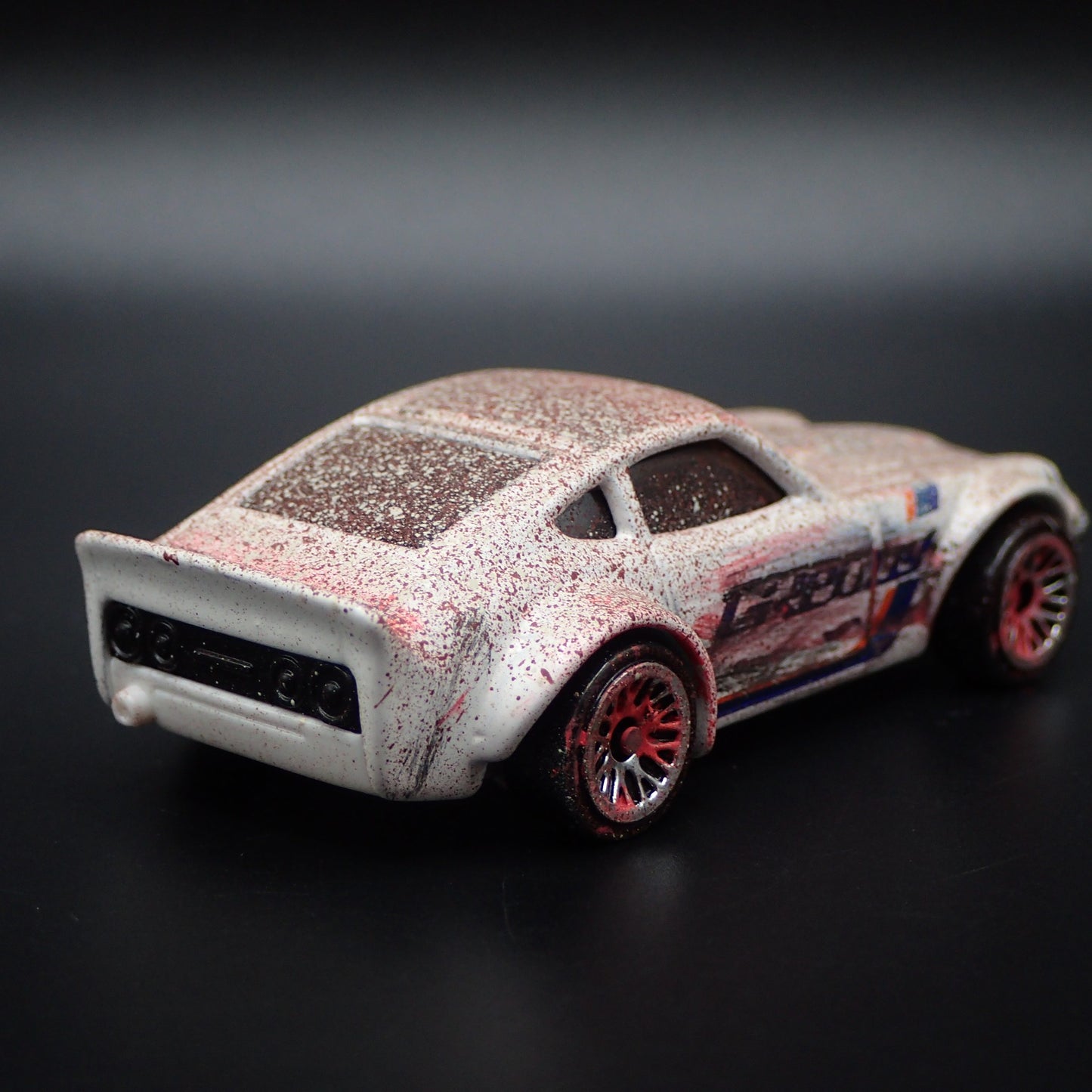 1970-1973 NISSAN FAIRLADY Z 240Z GREDDY BARN FIND 1/64 SCALE DIECAST MODEL CAR