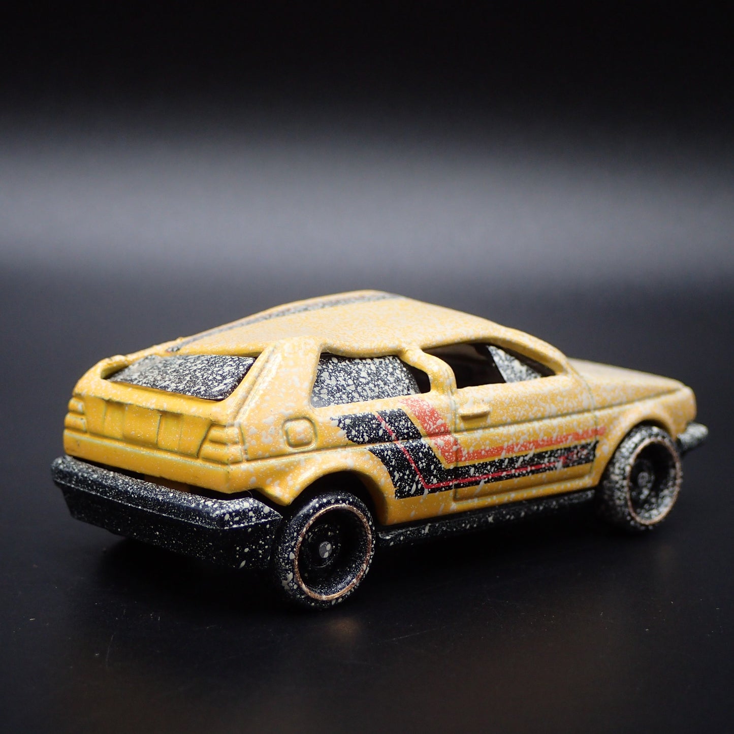 1983-1992 VW VOLKSWAGEN GOLF MK2 BARN FIND JUNKYARD 1:64 SCALE DIECAST MODEL CAR