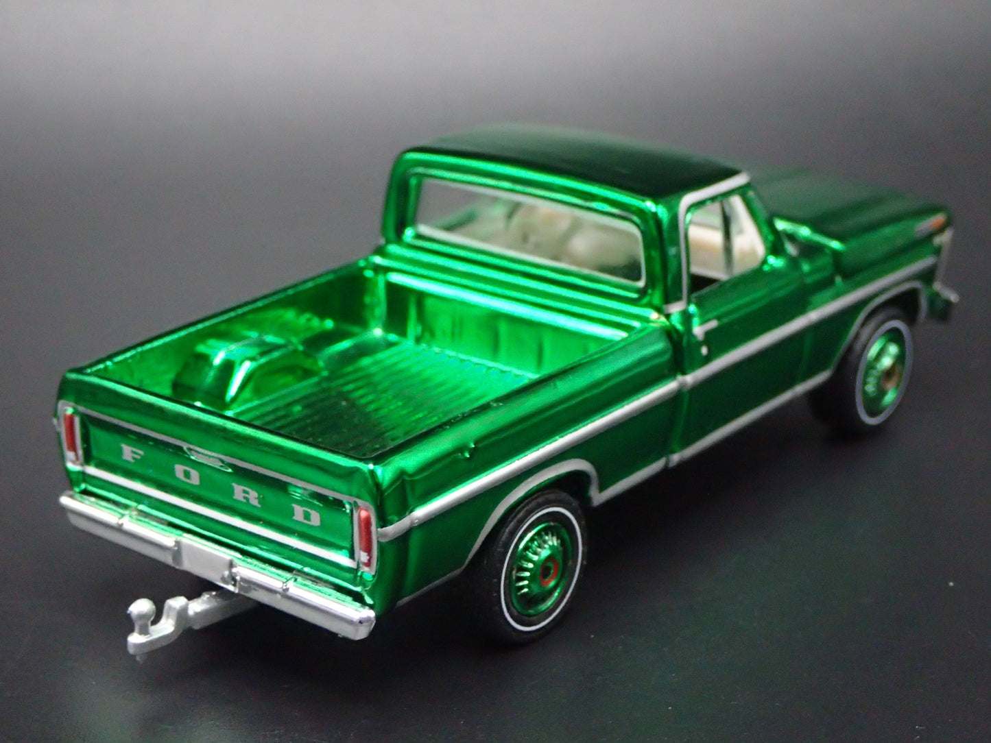 1967 67 FORD F100 SHORTBED PICKUP TRUCK W HITCH 1:64 SCALE DIECAST MODEL CAR