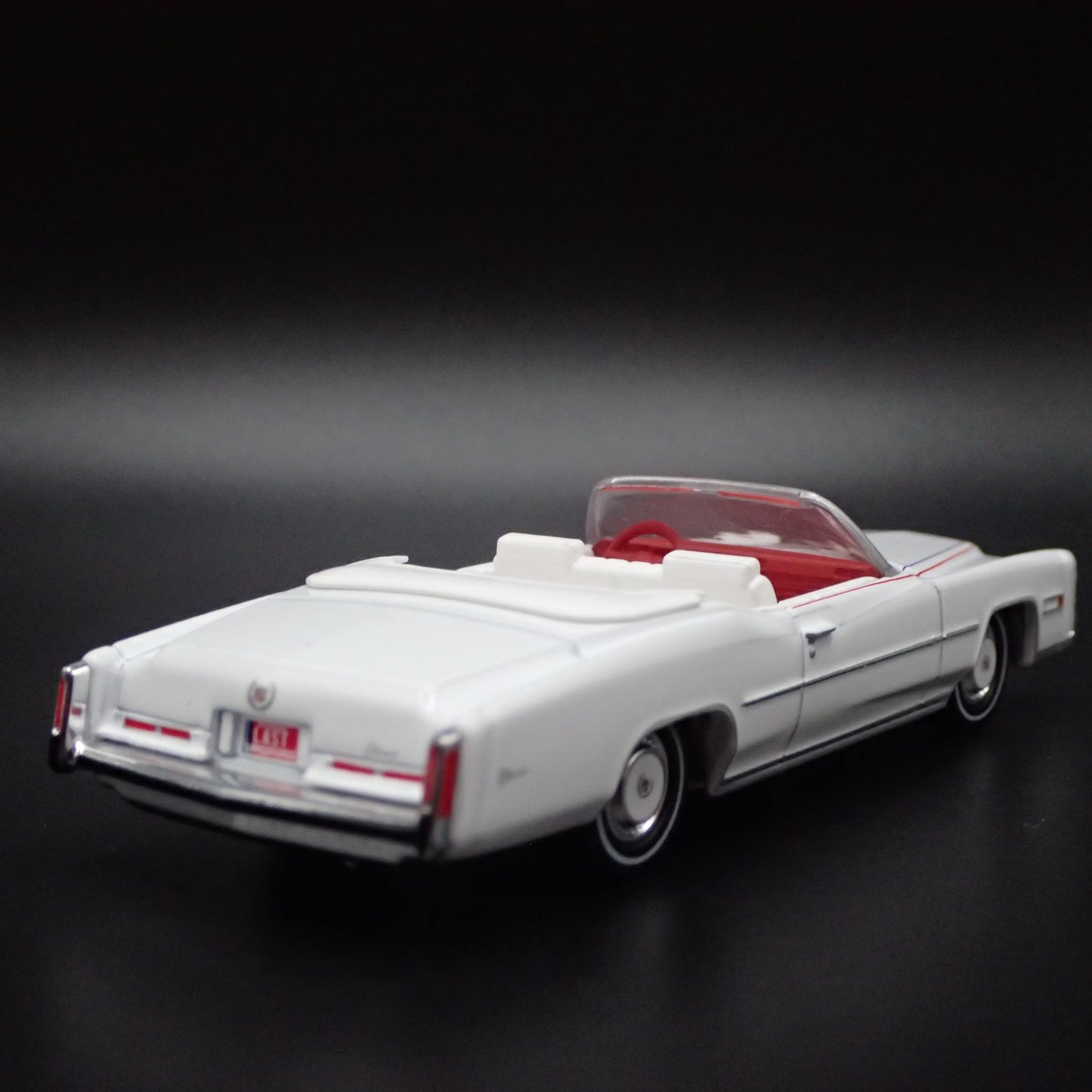 1976 76 CADDY CADILLAC ELDORADO CONVERTIBLE TOP OFF 1:64 SCALE DIECAST MODEL CAR