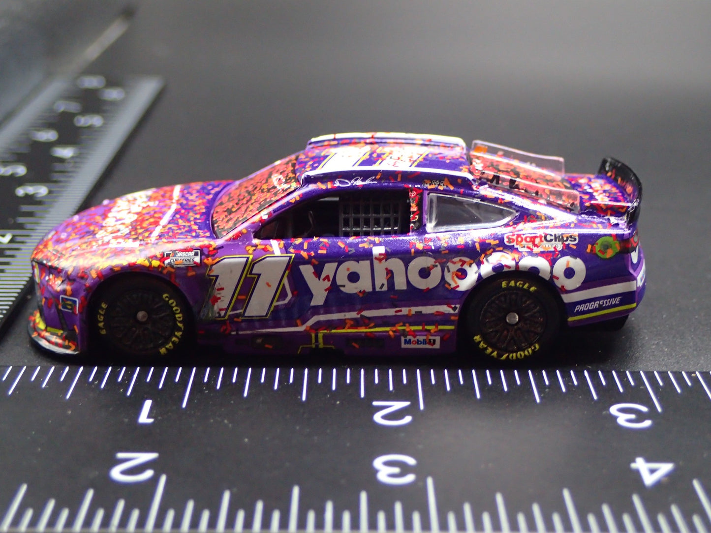 2025 25 TOYOTA CAMRY 11 DENNY HAMLIN YAHOO WIN NASCAR 1:64 SCALE DIECAST CAR