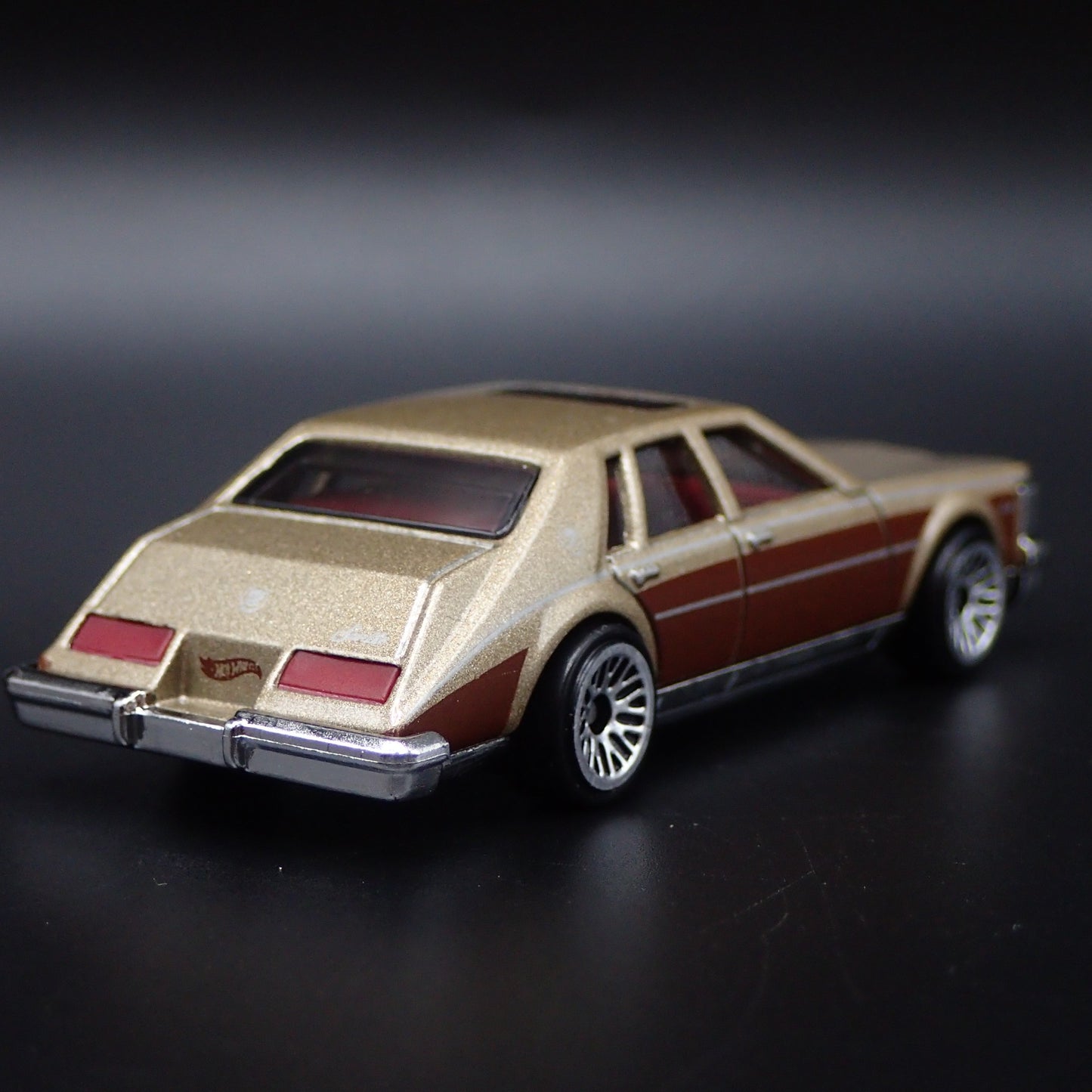 1982 82 CADILLAC CADDY SEVILLE 1:64 SCALE COLLECTIBLE DIORAMA DIECAST MODEL CAR