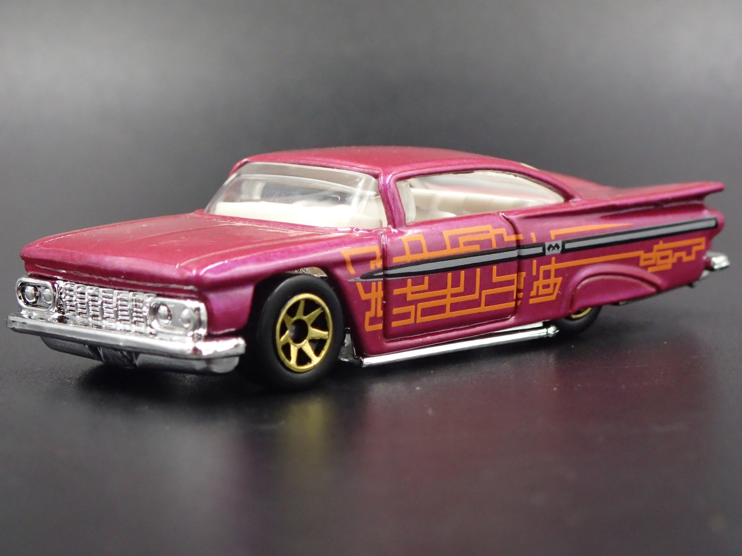 1959 59 CHEVY CHEVROLET IMPALA 1:64 SCALE COLLECTIBLE DIORAMA DIECAST MODEL CAR