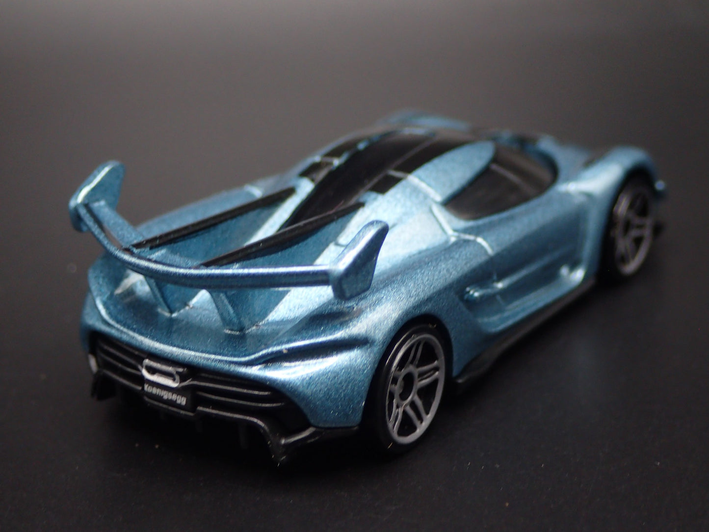 2021-2025 KOENIGSEGG JESKO SUPER CAR BLUE 1:64 SCALE DIORAMA DIECAST MODEL CAR