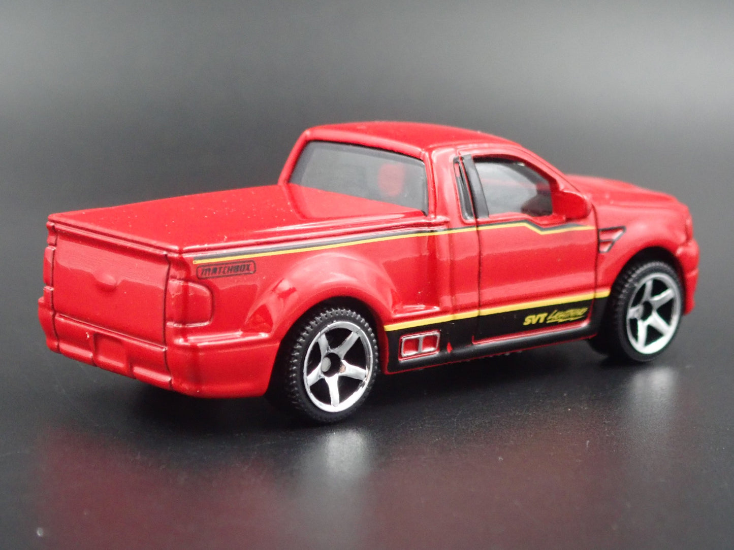 2004 04 FORD SVT F150 LIGHTNING PICKUP TRUCK RED 1:64 SCALE DIECAST MODEL CAR