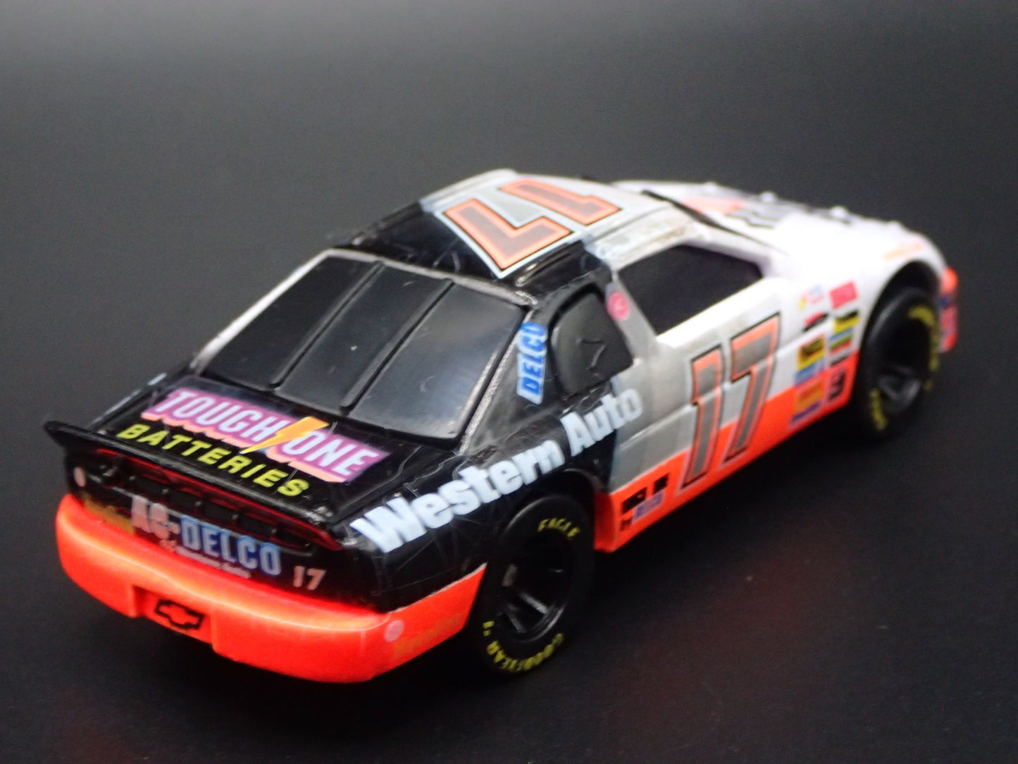 1996 CHEVY CHEVROLET MONTE CARLO DARRELL WALTRIP NASCAR 1:64 DIECAST MODEL CAR
