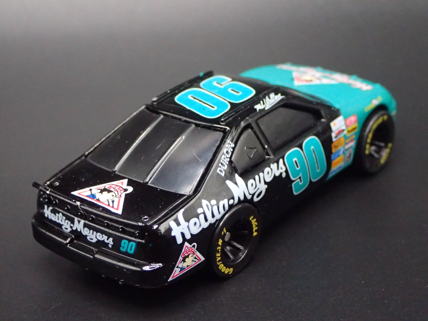 1996 96 FORD THUNDERBIRD 90 MIKE WALLACE NASCAR 1:64 SCALE DIECAST MODEL CAR