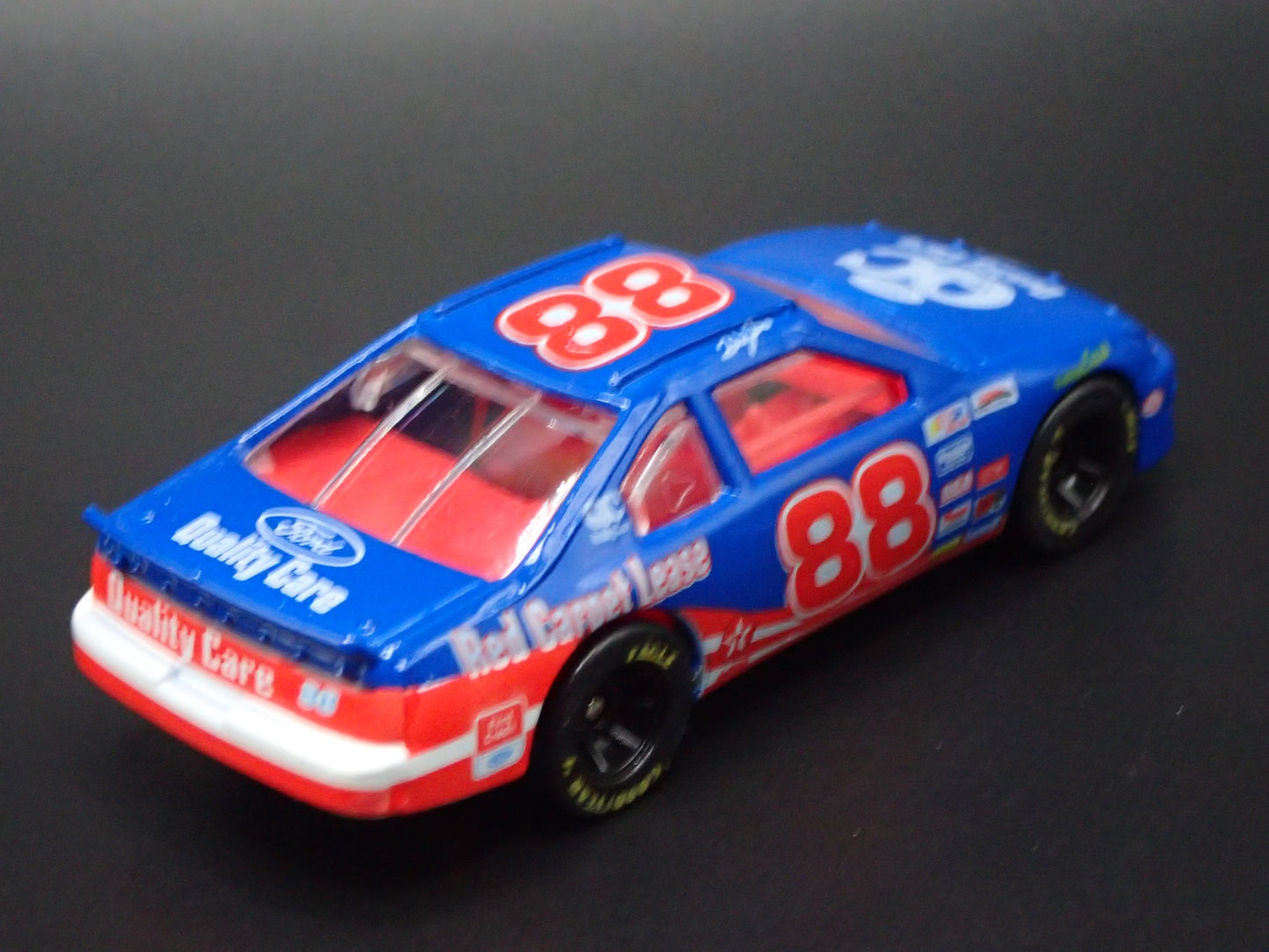 1996 96 FORD THUNDERBIRD 88 DALE JARRETT NASCAR 1:64 SCALE DIECAST MODEL CAR