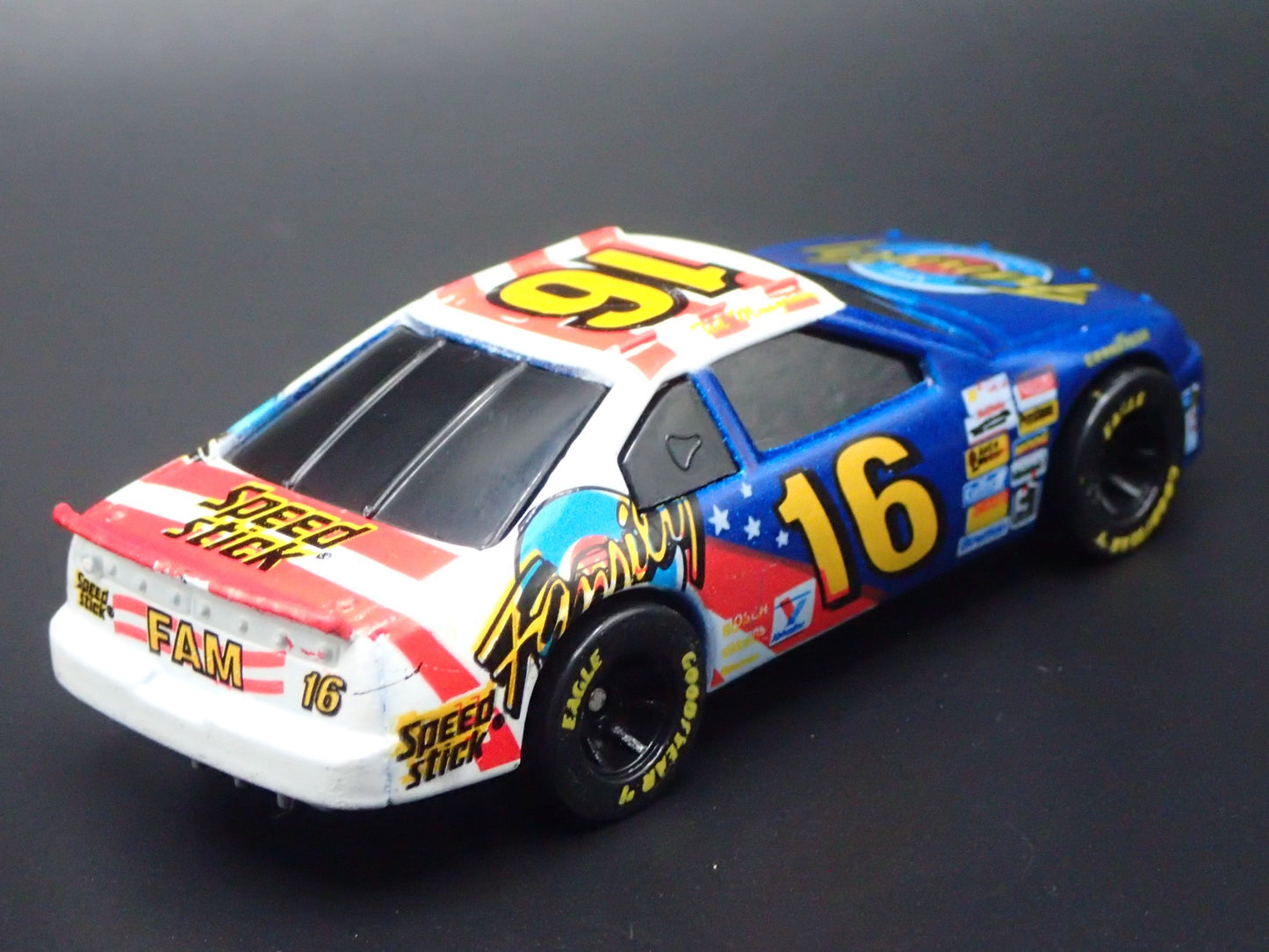 1996 96 FORD THUNDERBIRD 16 TED MUSGRAVE NASCAR 1:64 SCALE DIECAST MODEL CAR