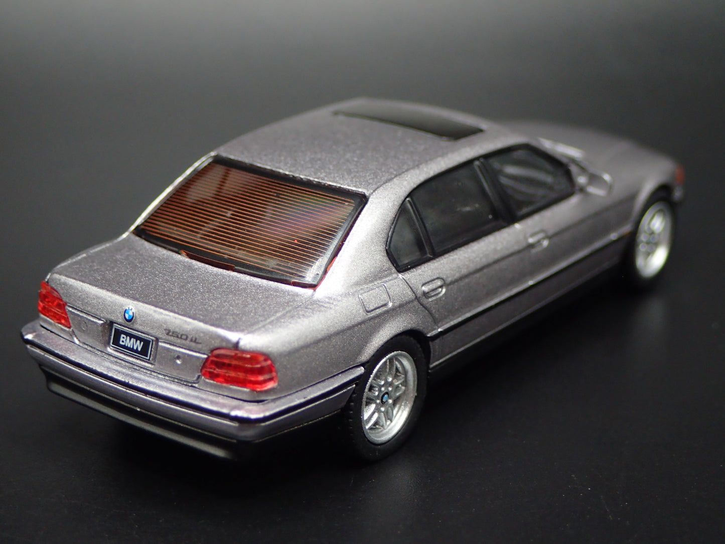 1994-2001 BMW 750IL SILVER 1:64 SCALE COLLECTIBLE DIORAMA DIECAST MODEL CAR