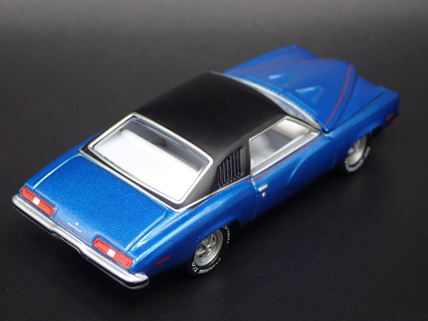 1973 PONTIAC GRAND AM WHITE LIGHTNING CHASE 1/64 SCALE DIORAMA DIECAST MODEL CAR