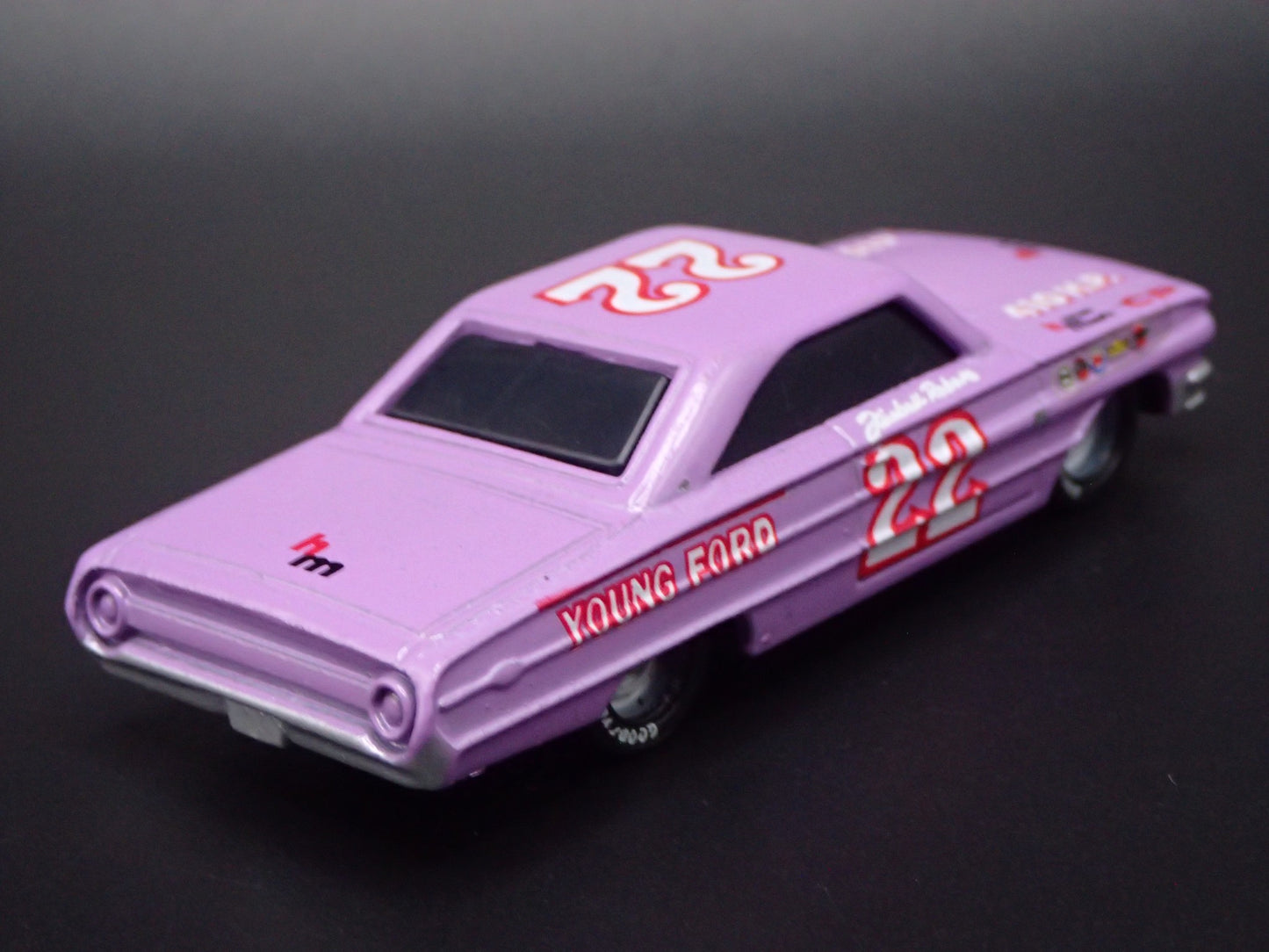 1964 64 FORD GALAXIE 22 FIREBALL ROBERTS NASCAR 1:64 SCALE DIECAST MODEL CAR