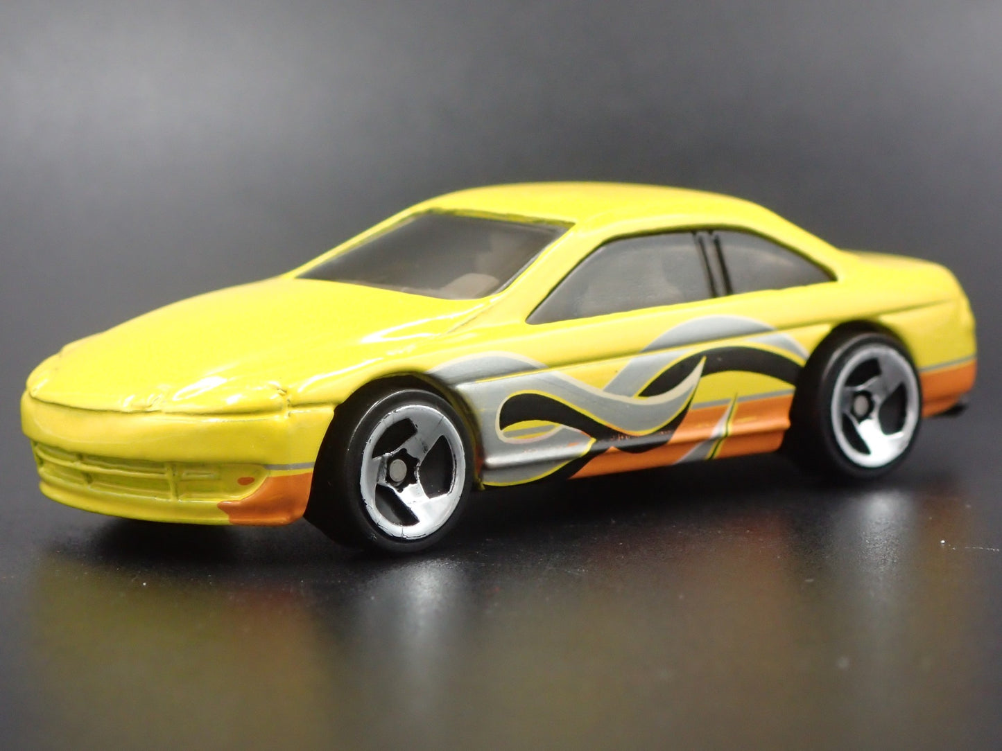 1992-2000 LEXUS SC400 YELLOW 1/64 SCALE COLLECTIBLE DIORAMA DIECAST MODEL CAR